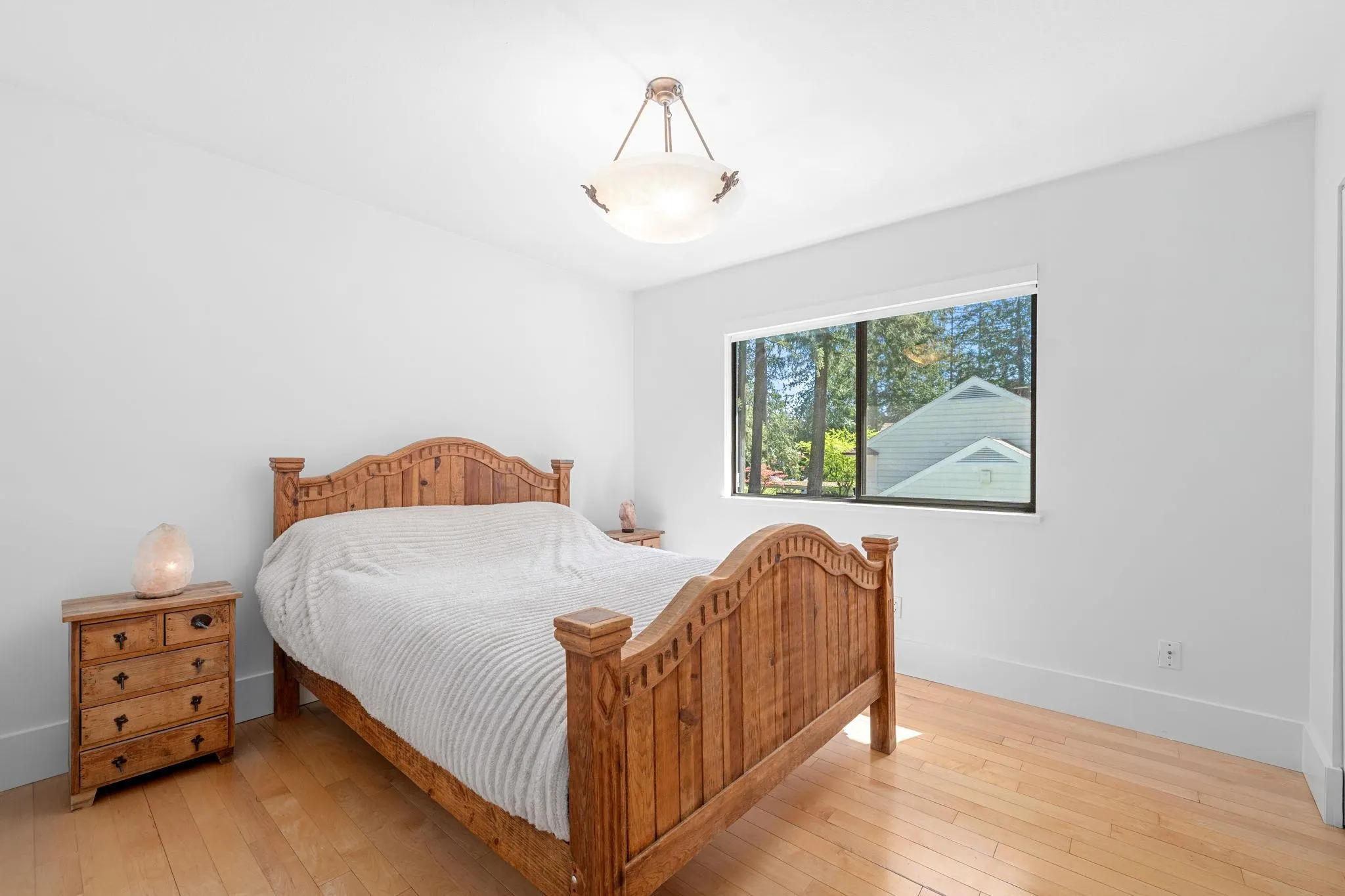 4869 Capilano Road