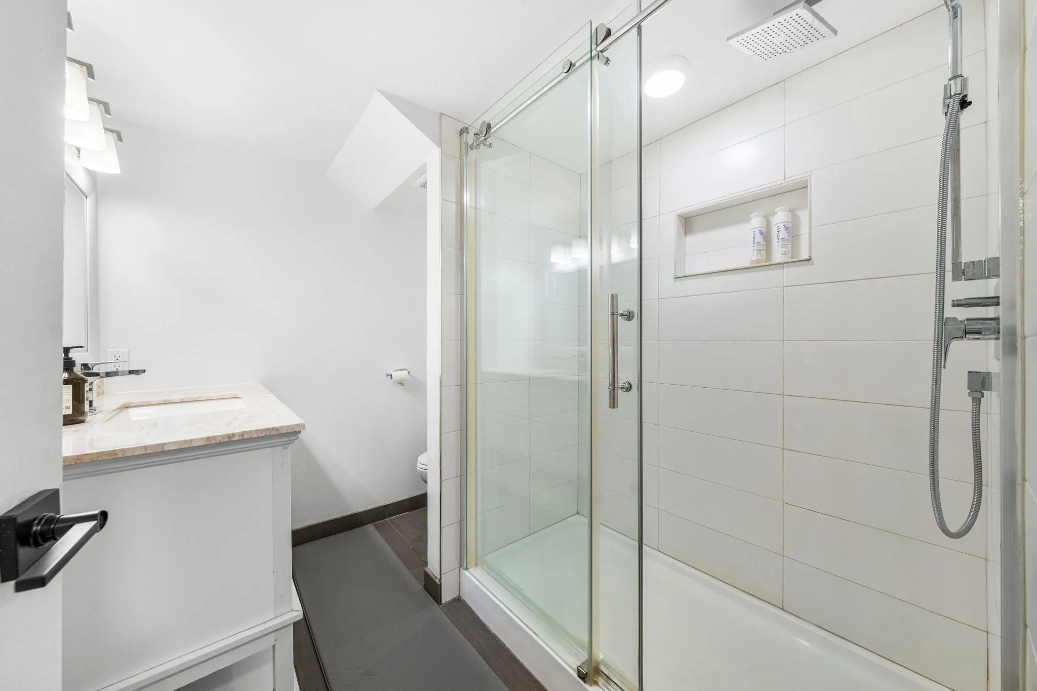 4869 Capilano Road