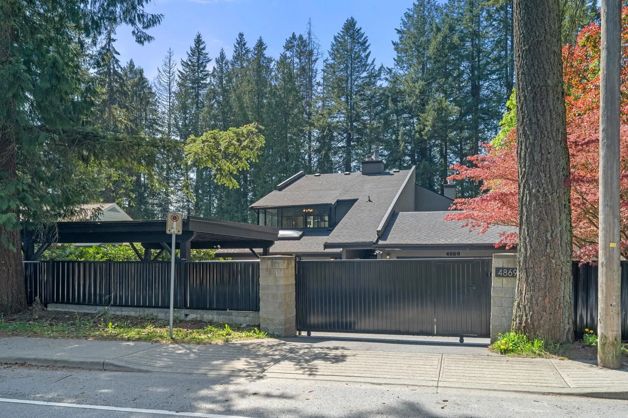 4869 Capilano Road