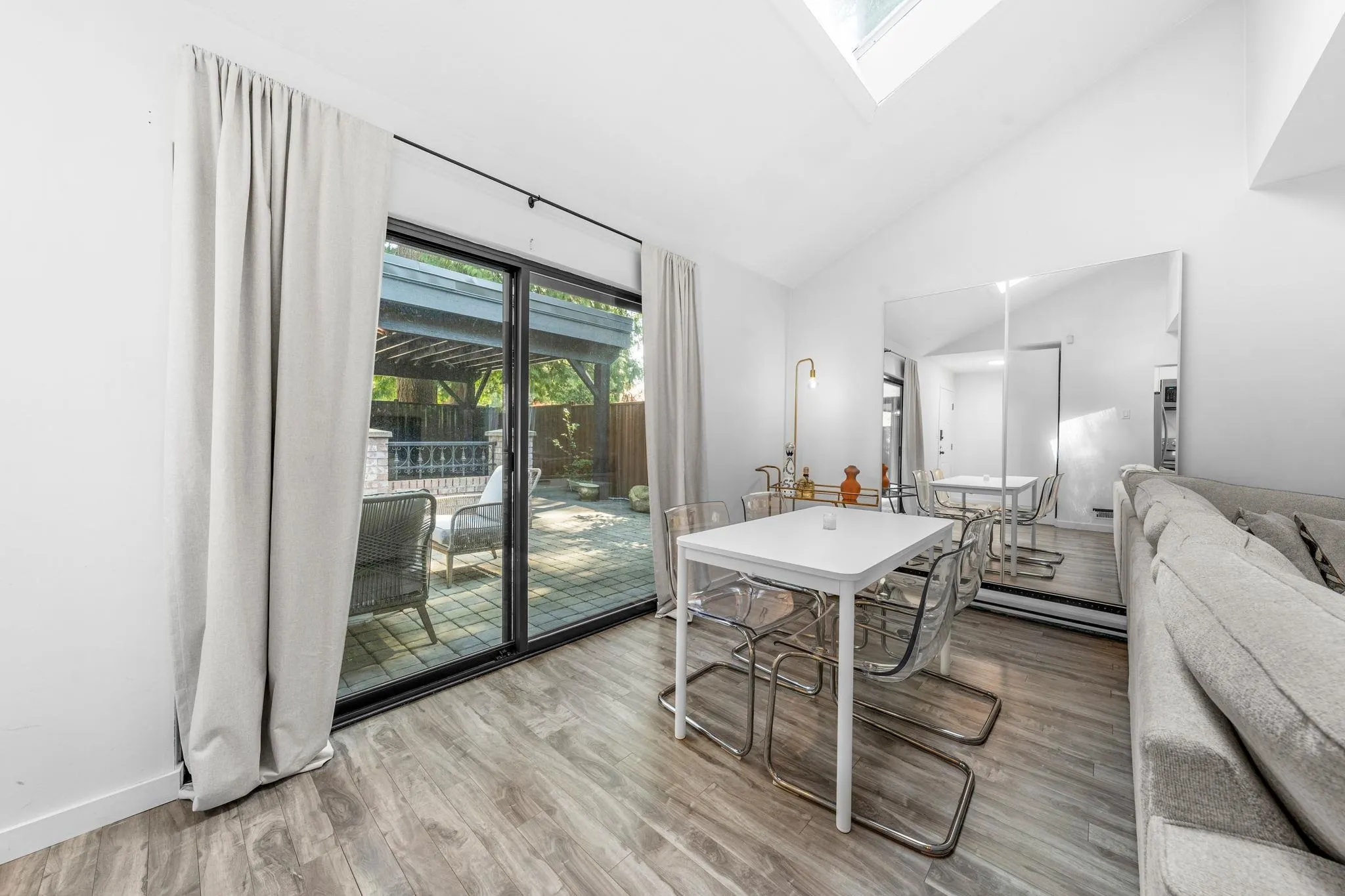 4869 Capilano Road