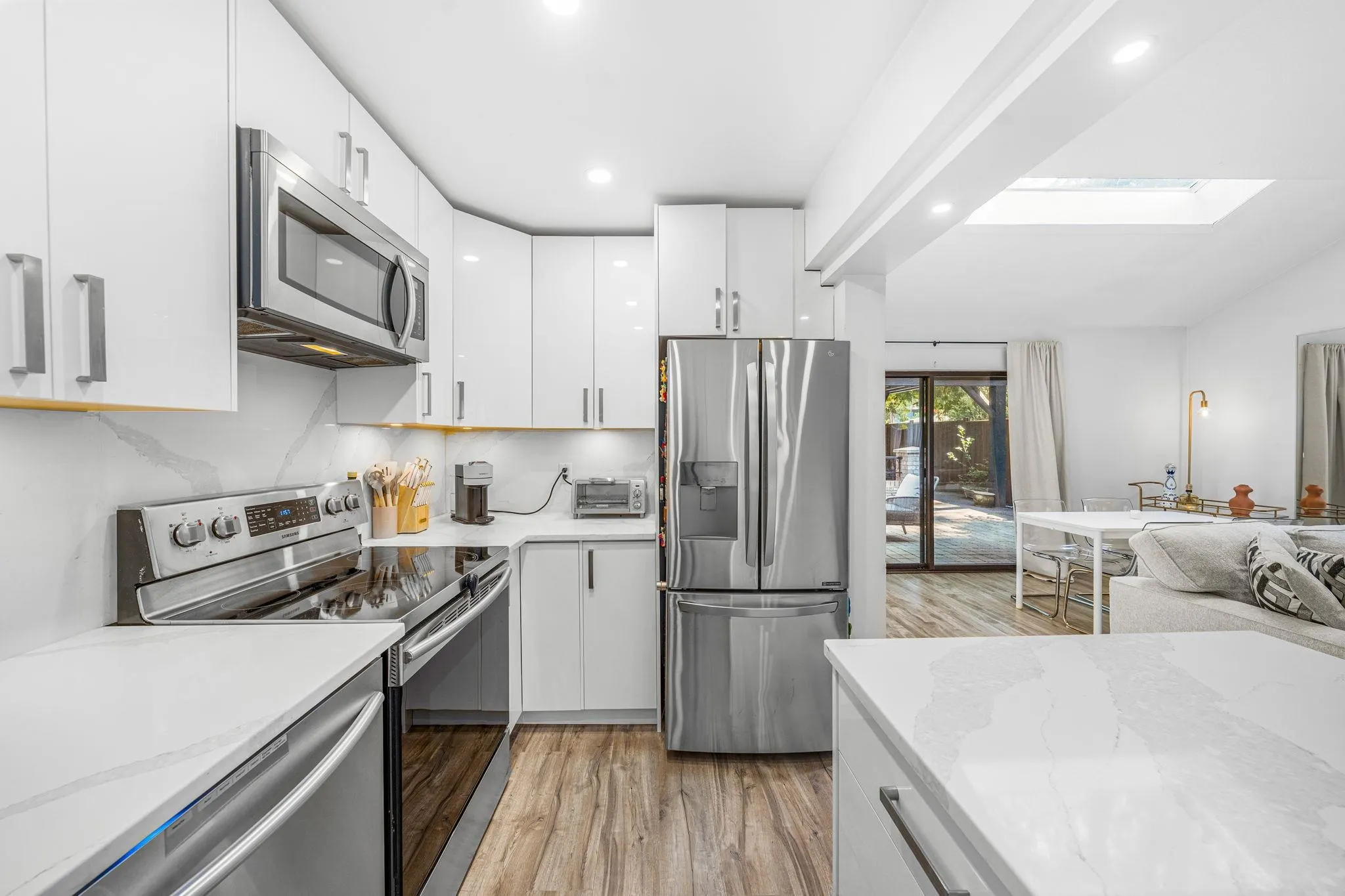 4869 Capilano Road