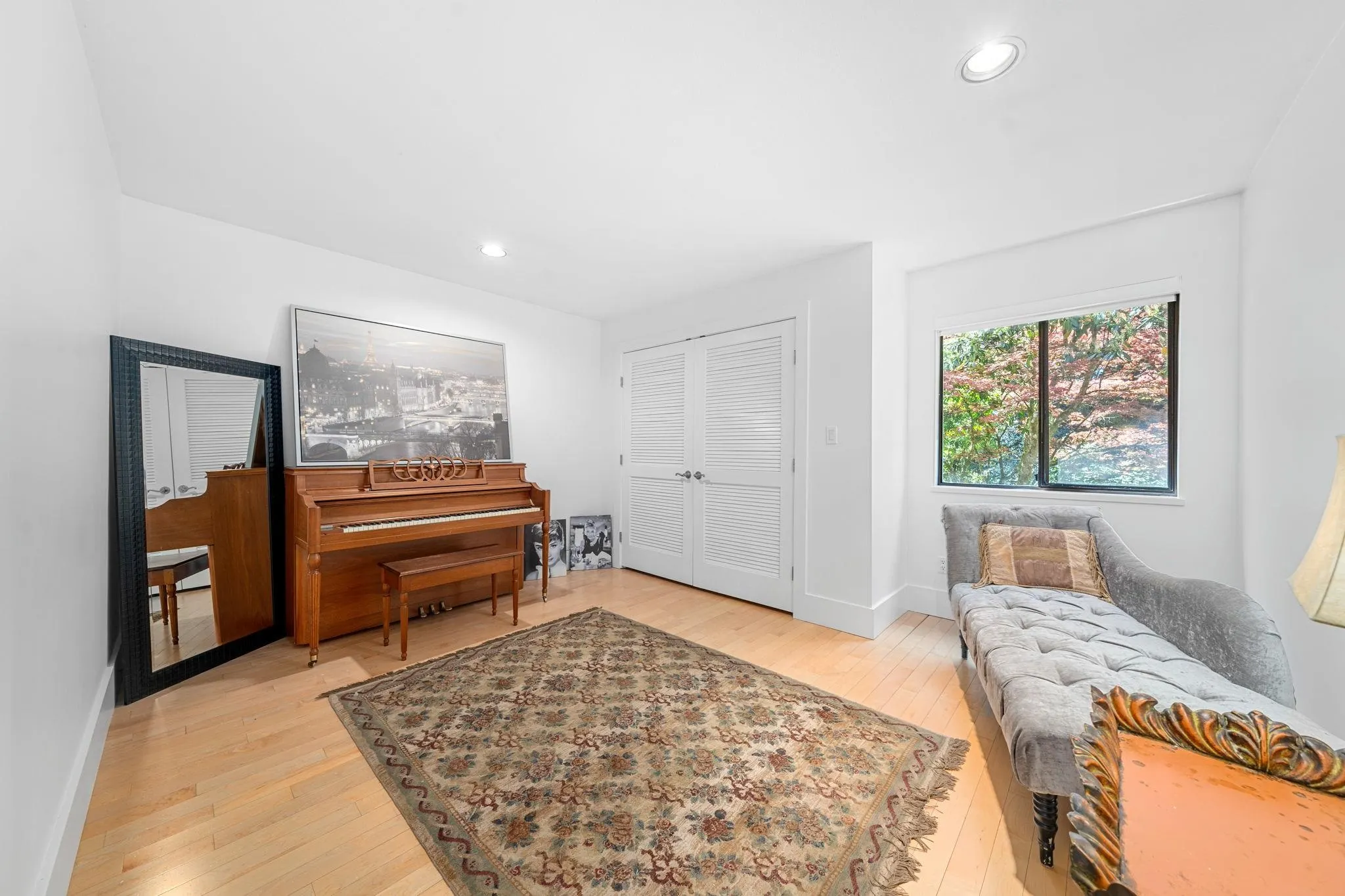 4869 Capilano Road