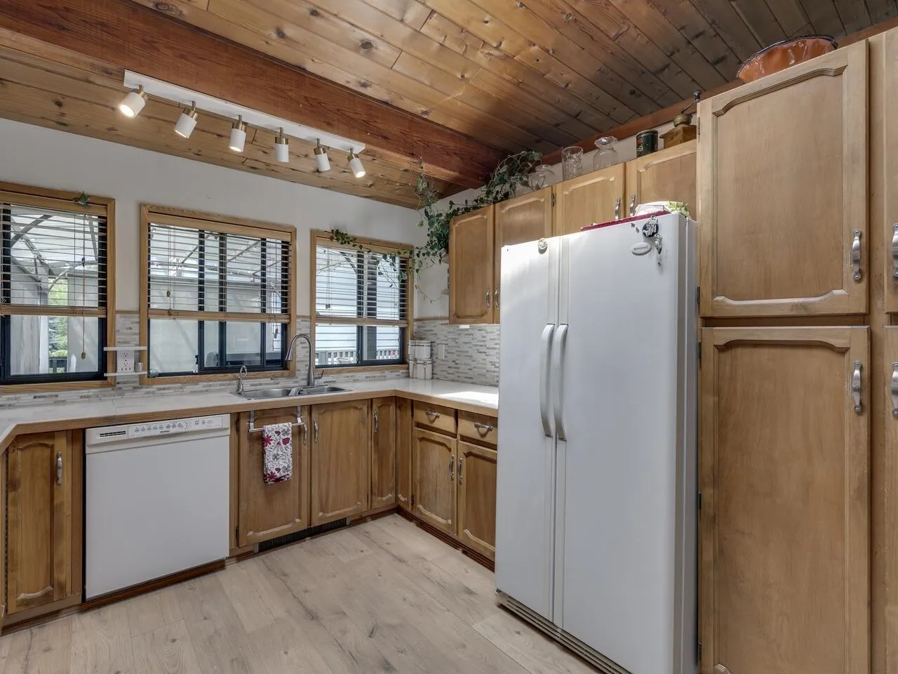 2111 Mamquam Road