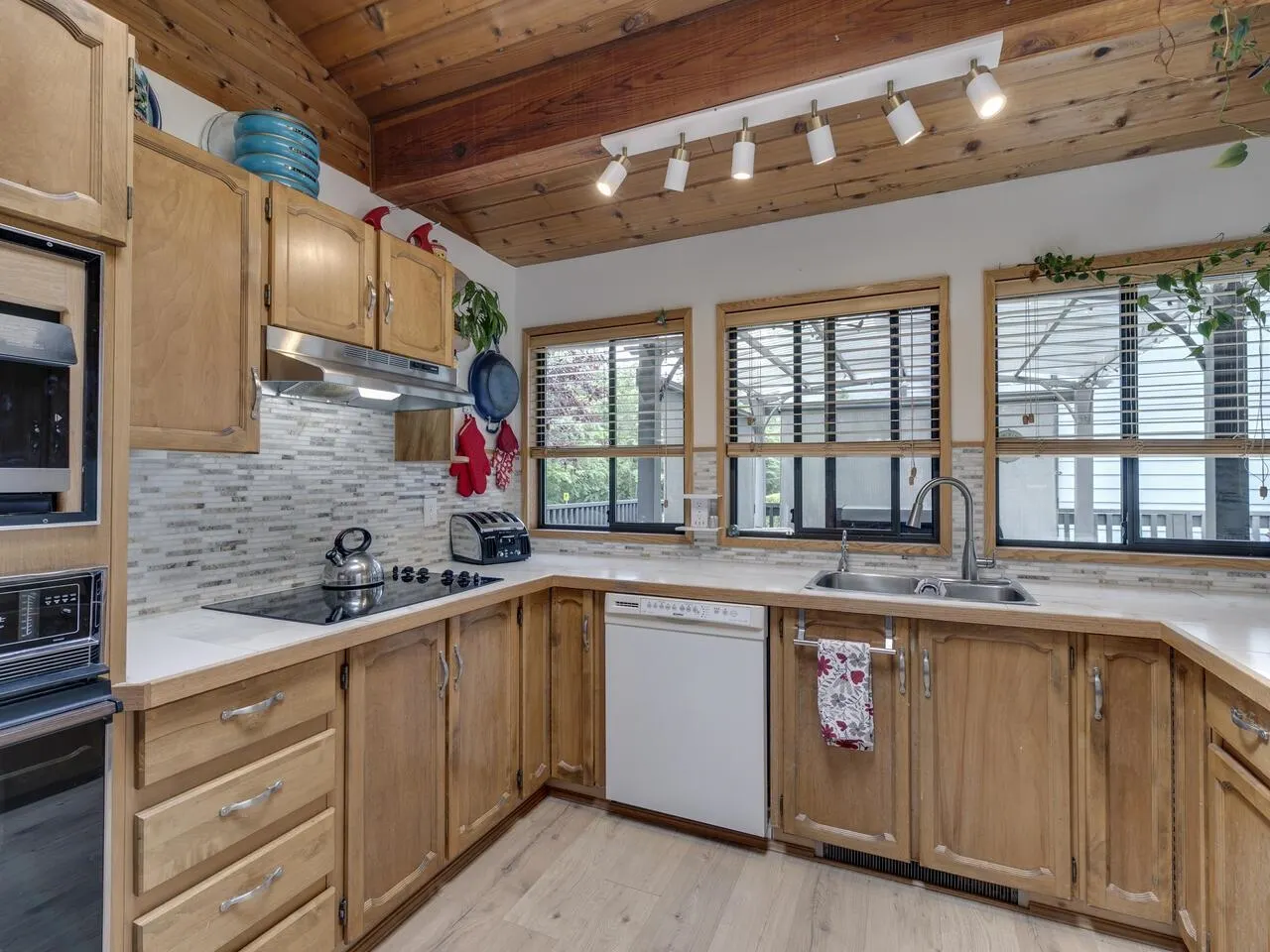 2111 Mamquam Road