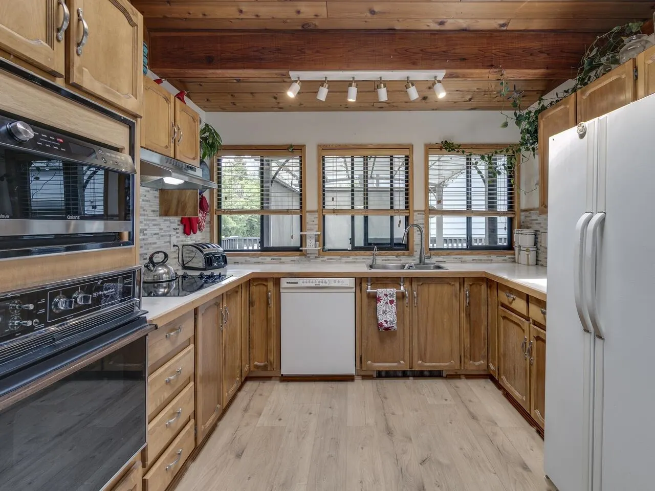 2111 Mamquam Road