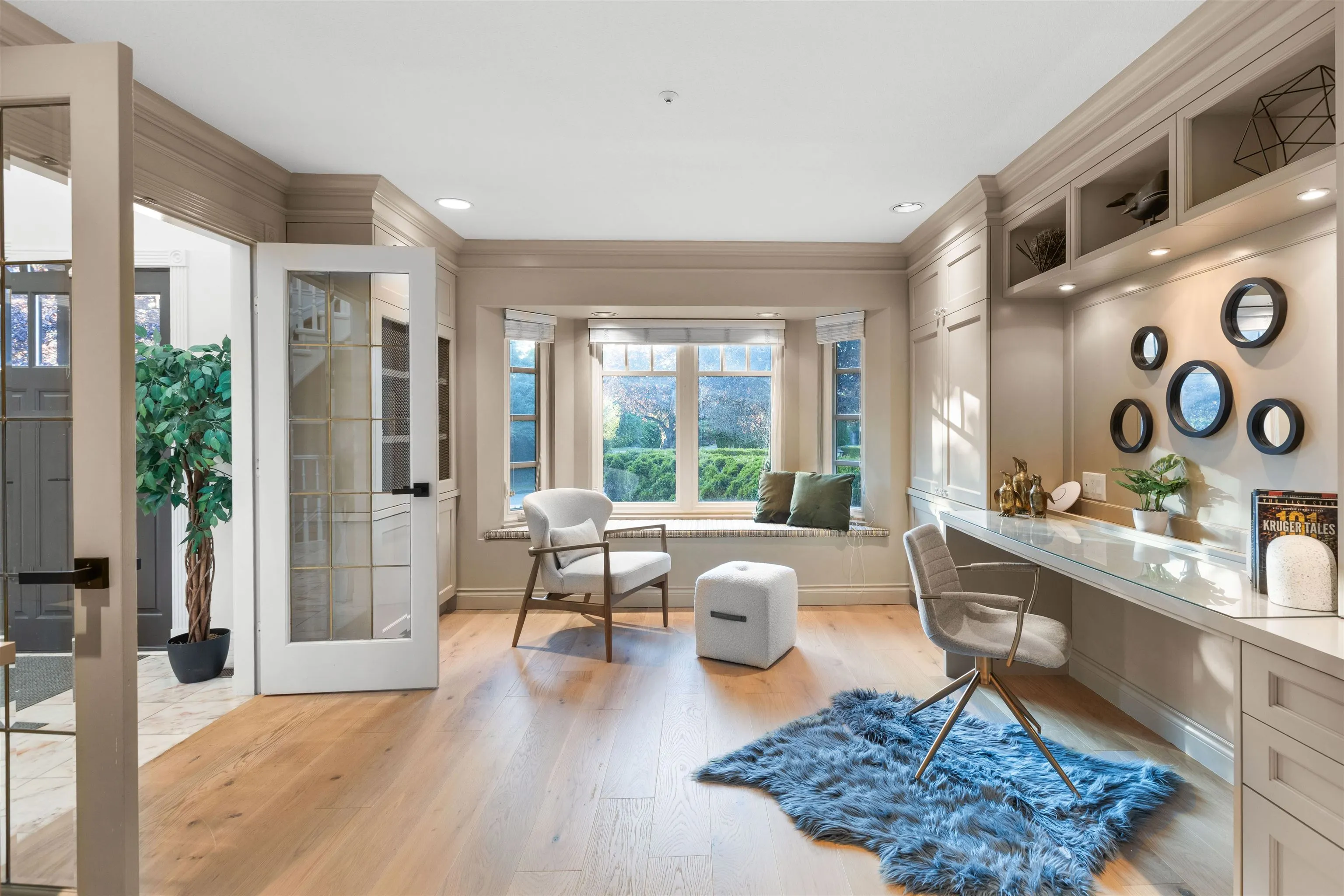 2318 Oliver Crescent