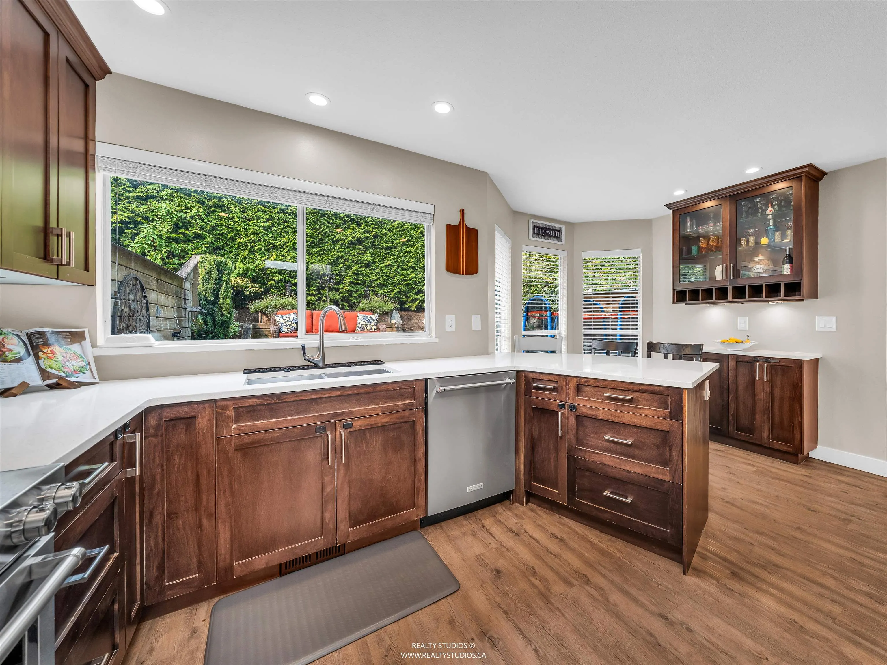 405 1176 Falcon Drive