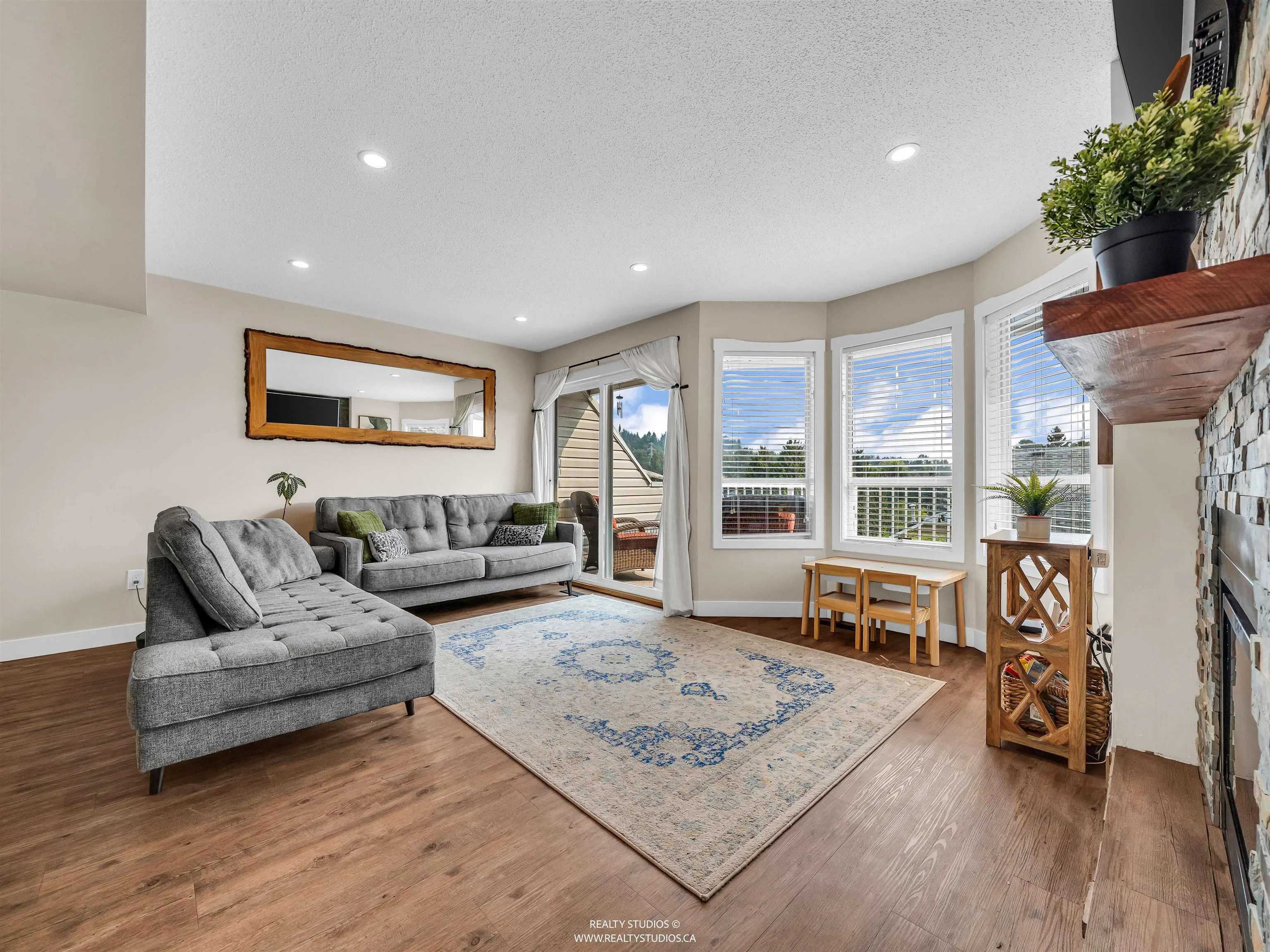 405 1176 Falcon Drive