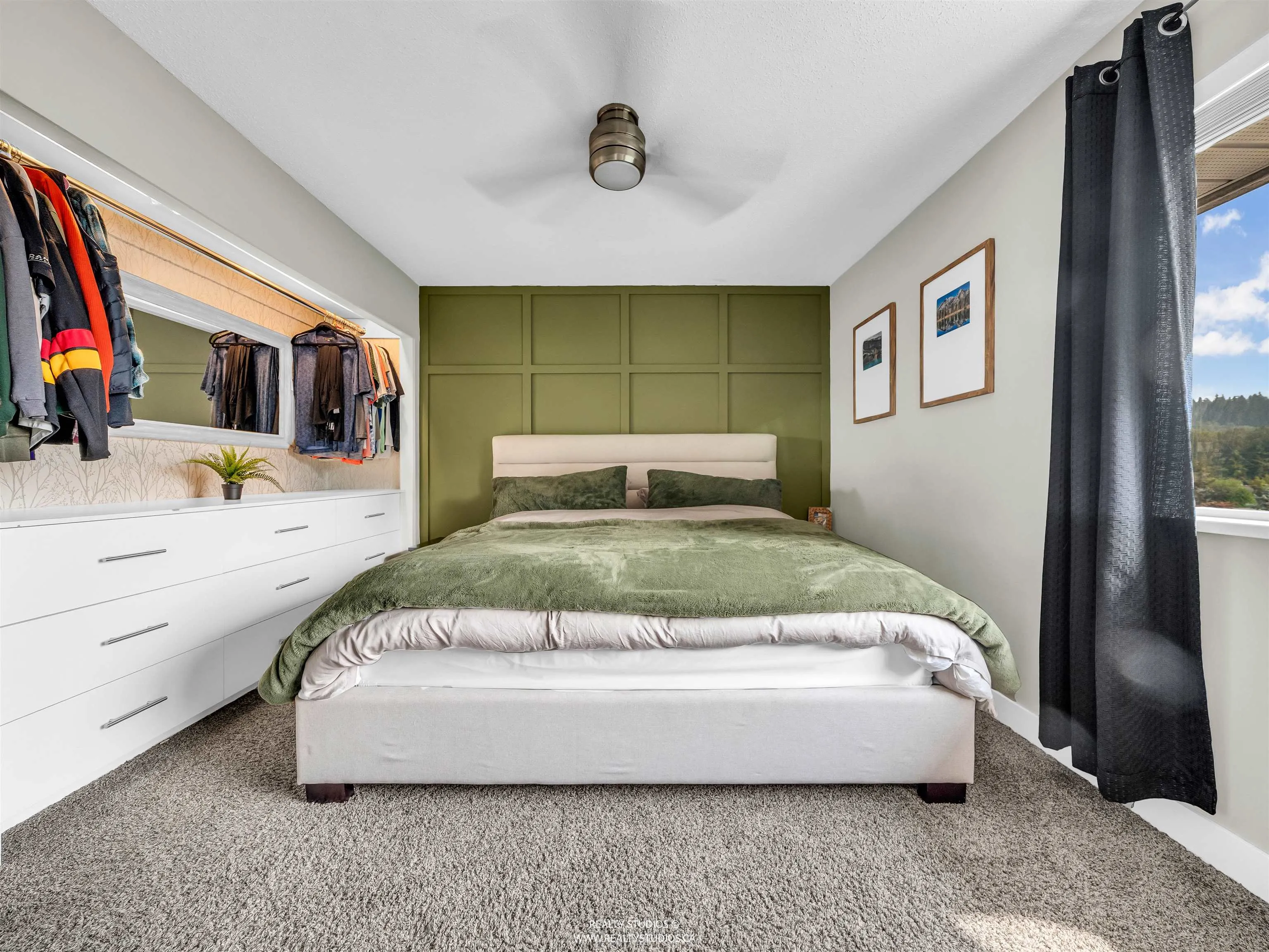 405 1176 Falcon Drive