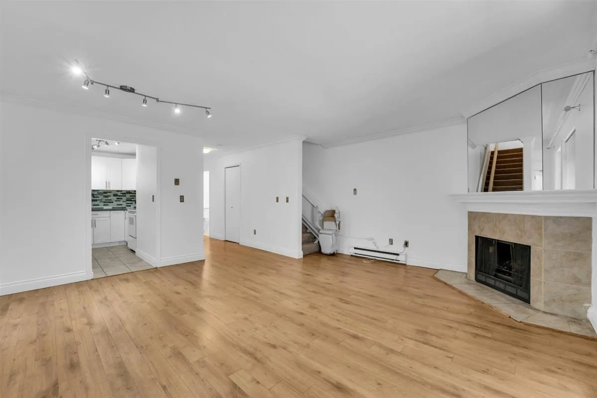 14 8820 Westminster Highway