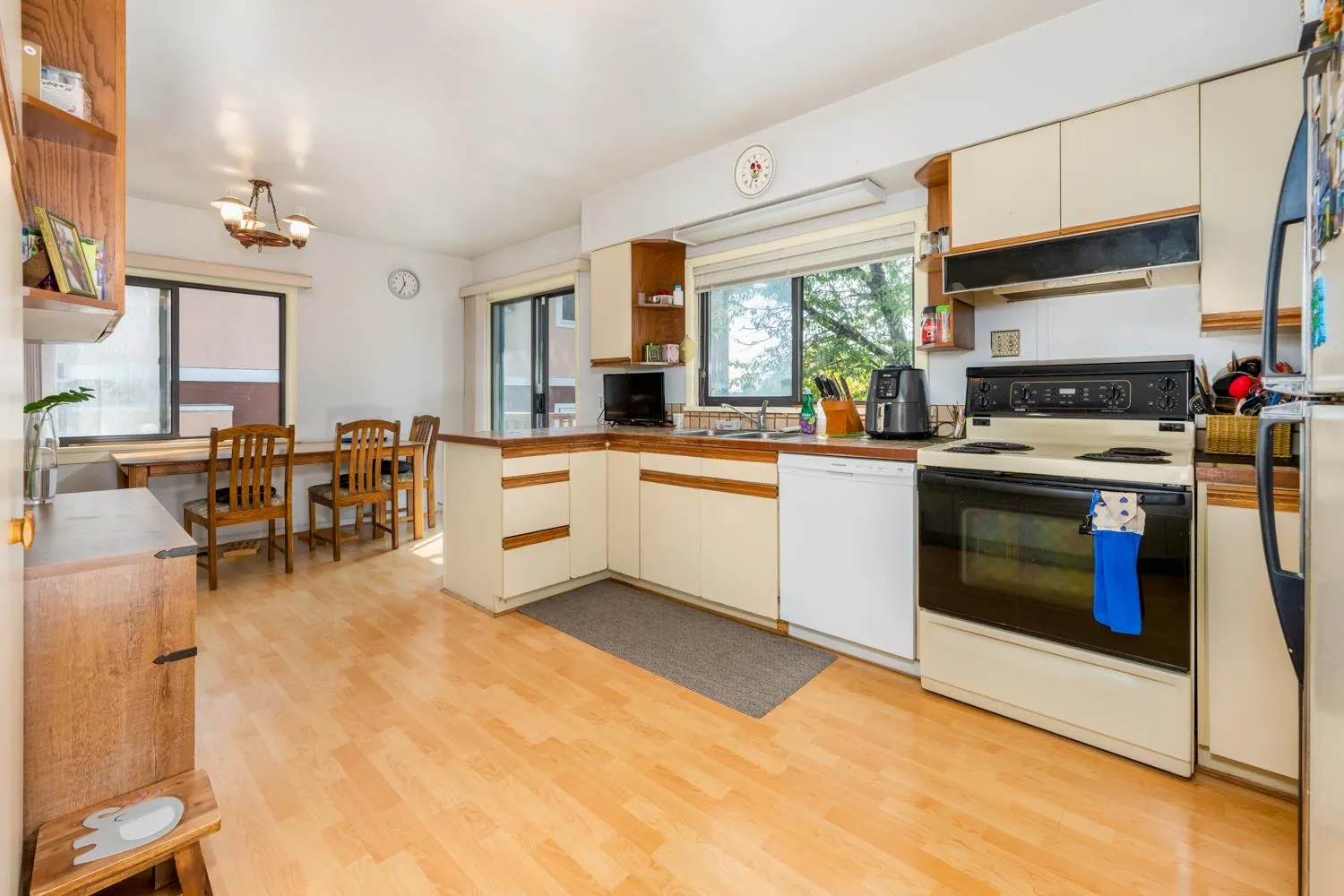 298 W 64th Avenue