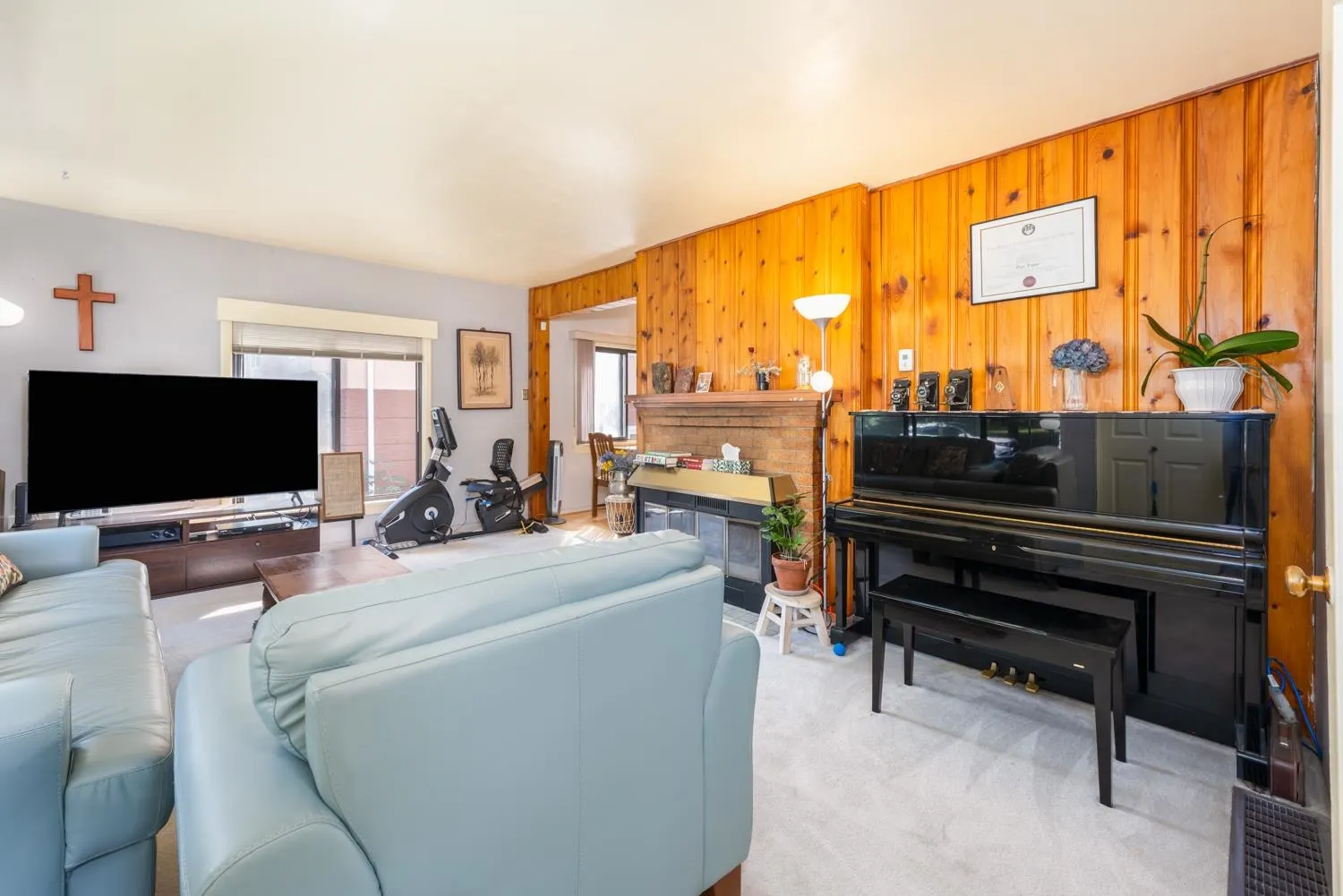 298 W 64th Avenue