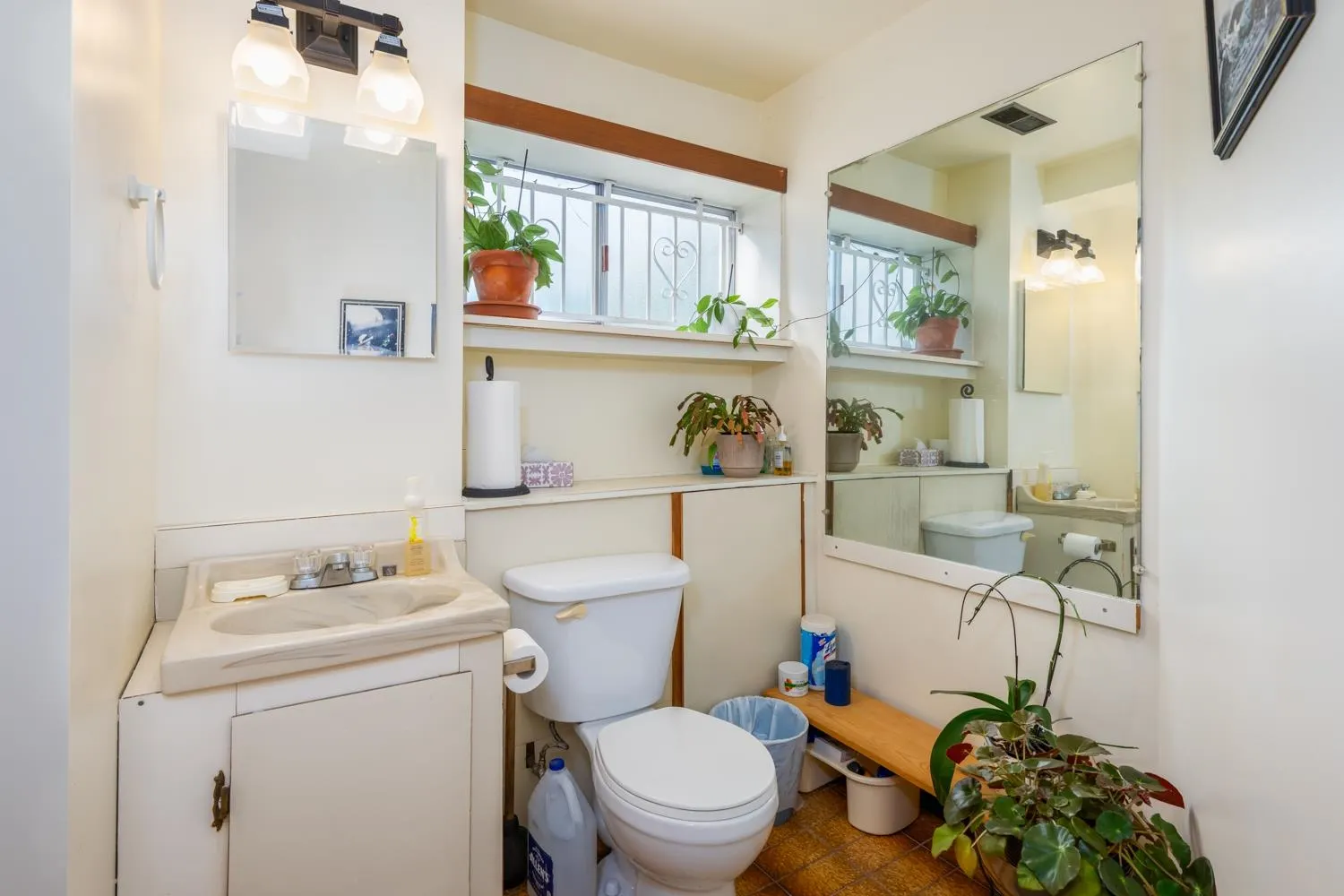 298 W 64th Avenue