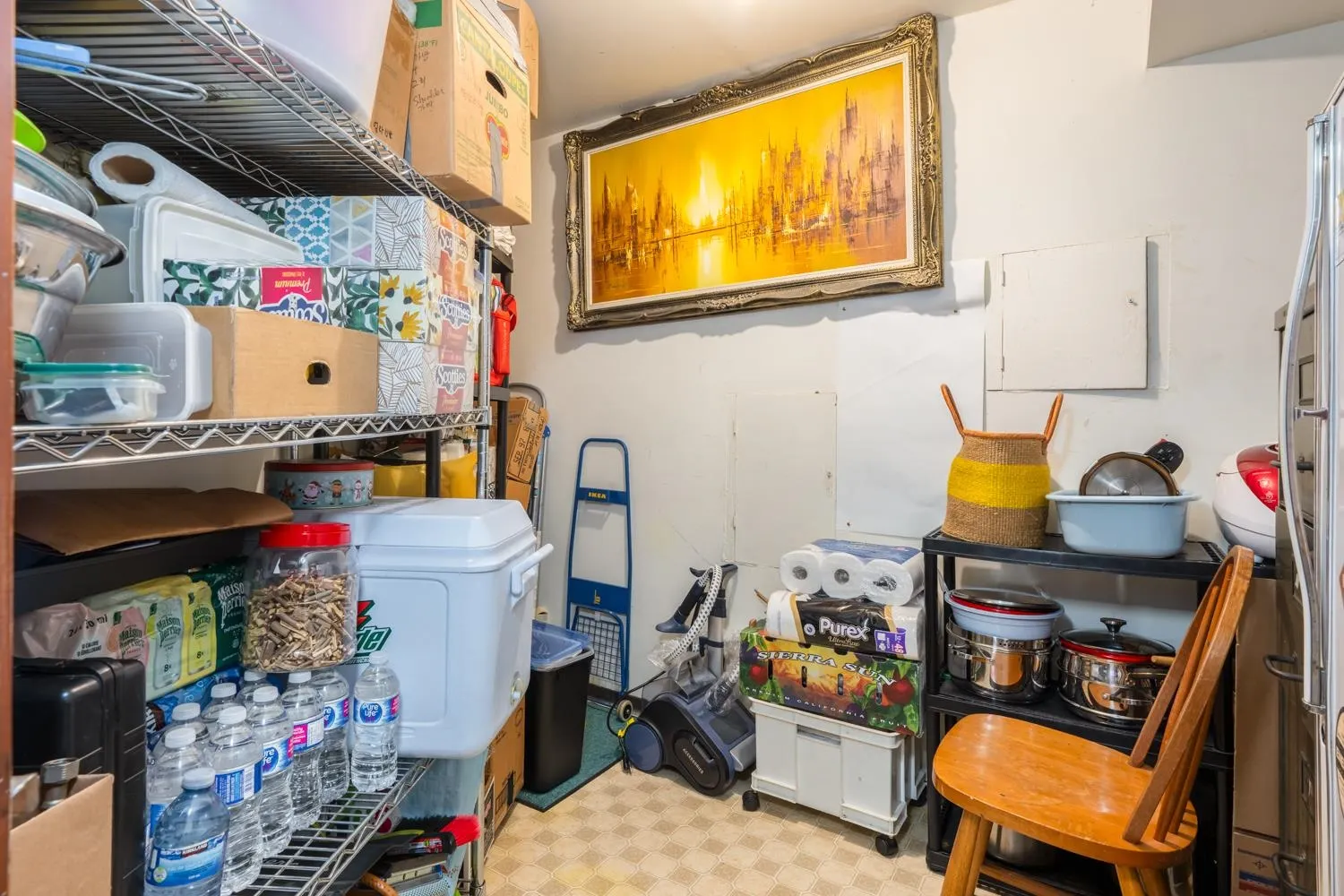 298 W 64th Avenue