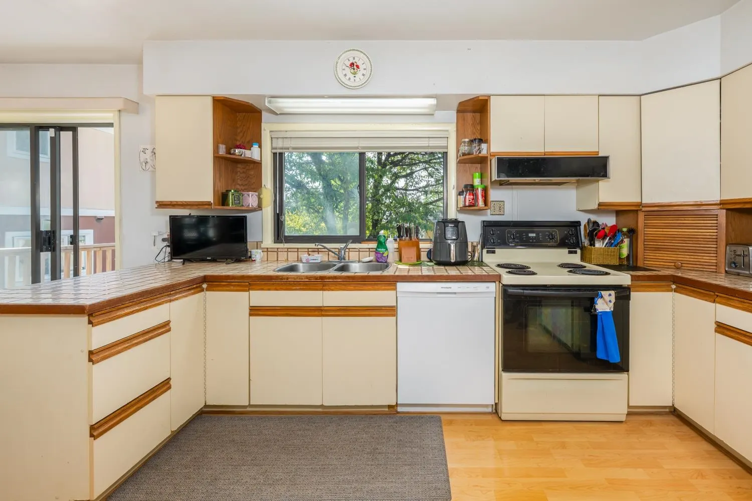 298 W 64th Avenue