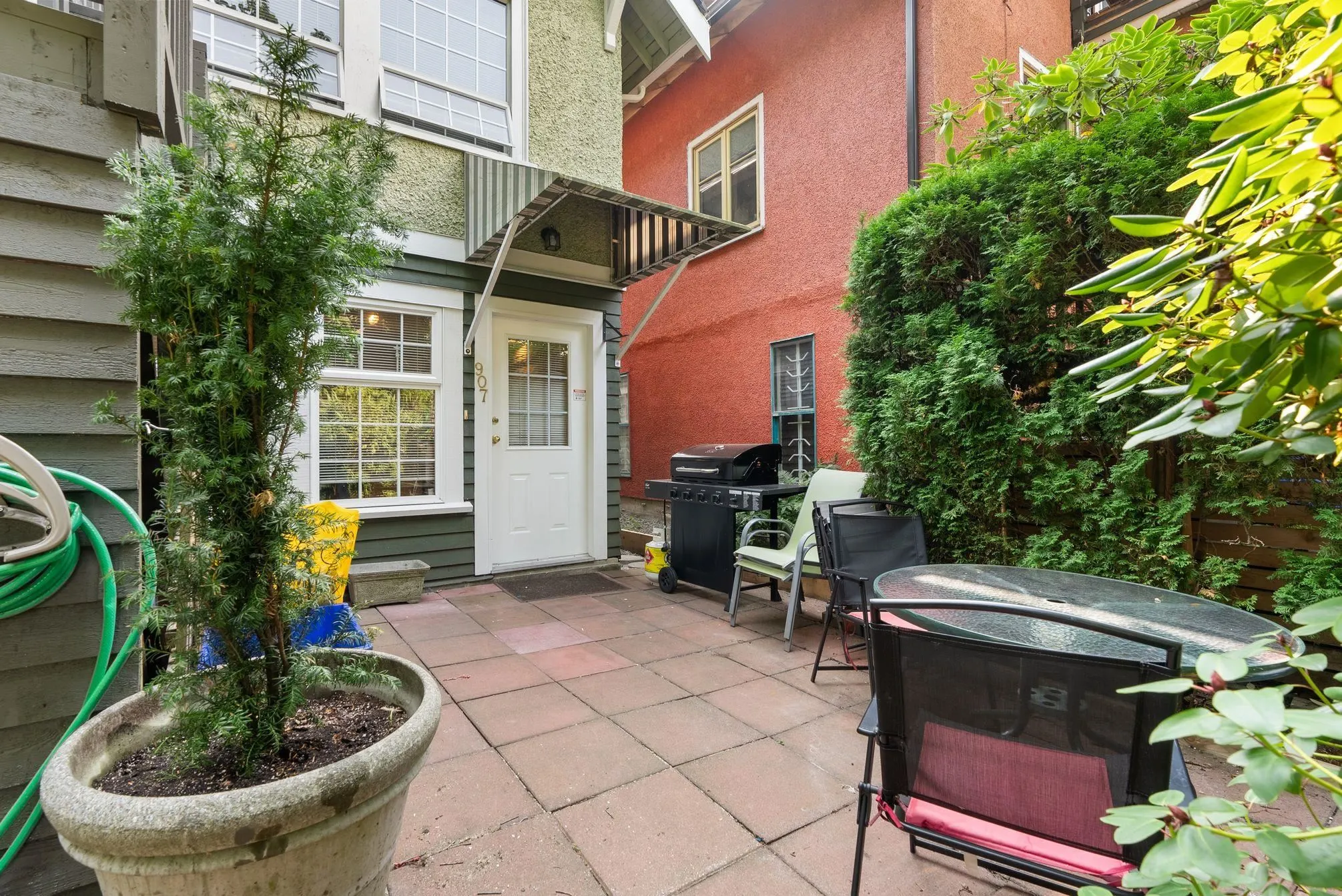 909 W 18th Avenue