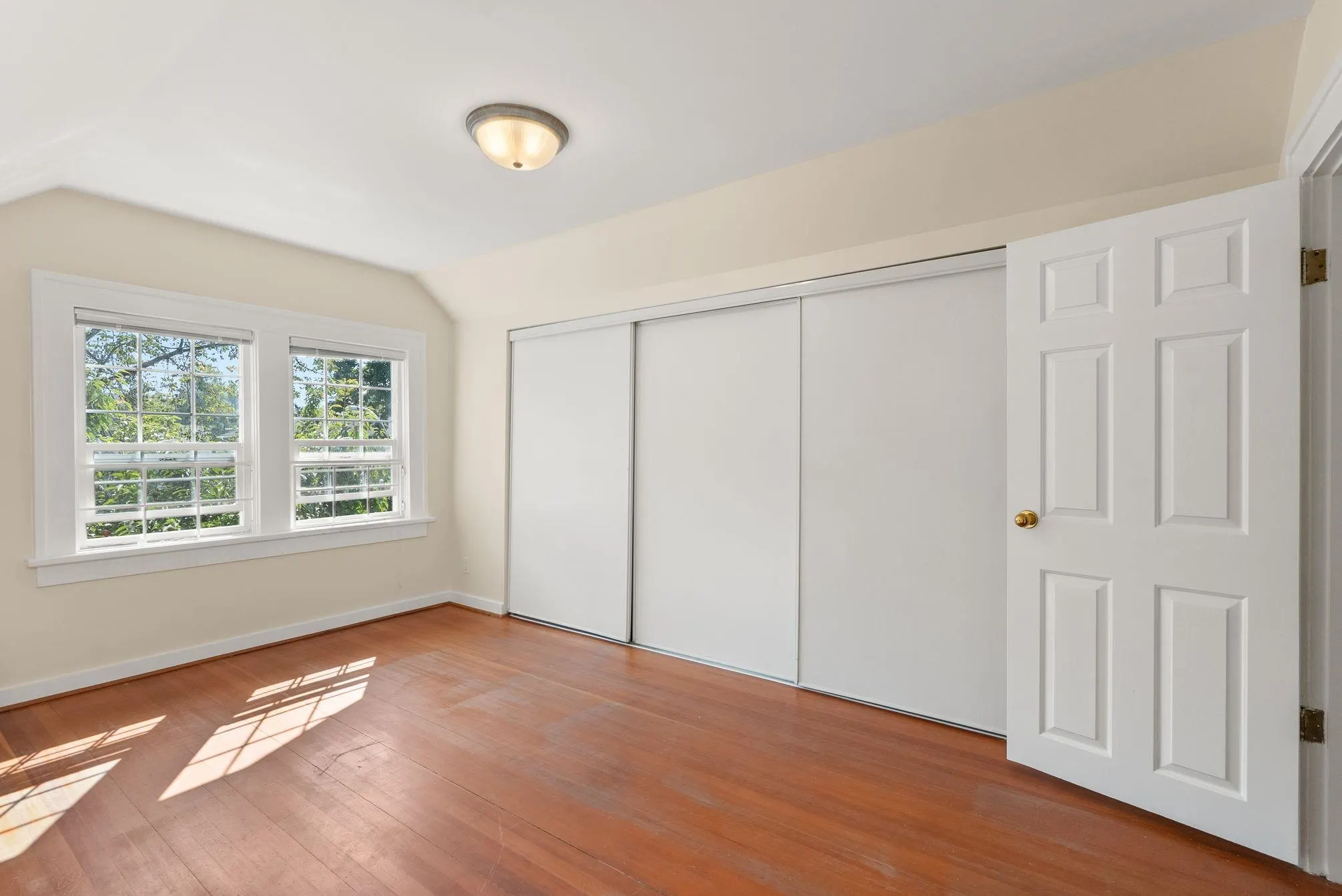 909 W 18th Avenue