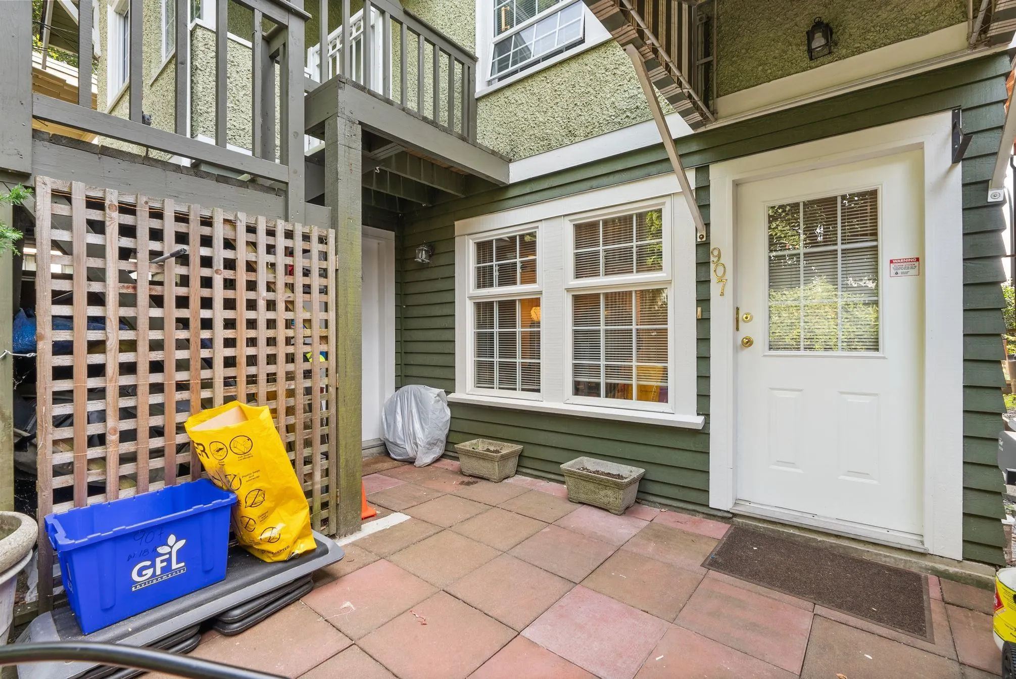909 W 18th Avenue