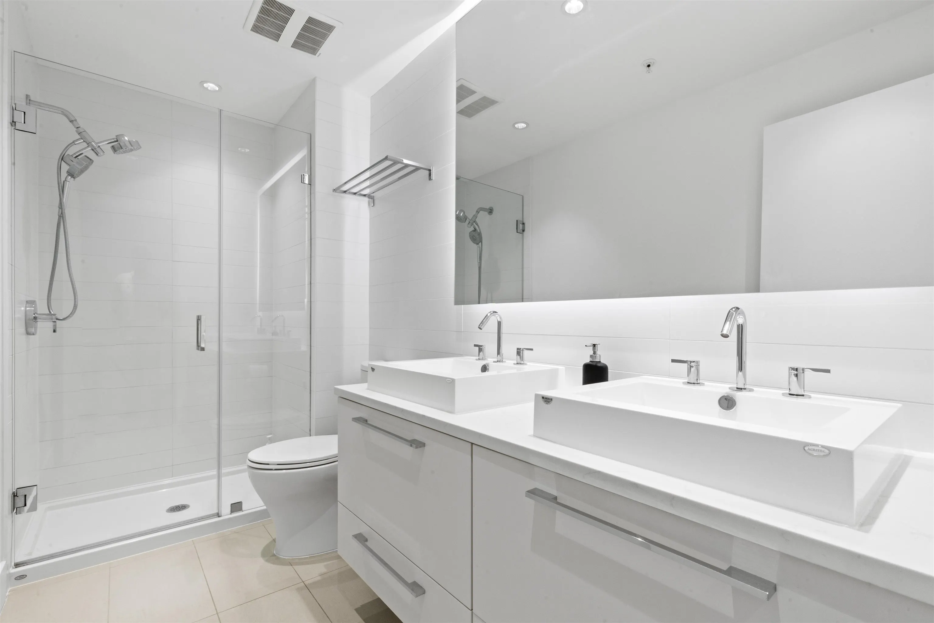 1007 7388 Kingsway