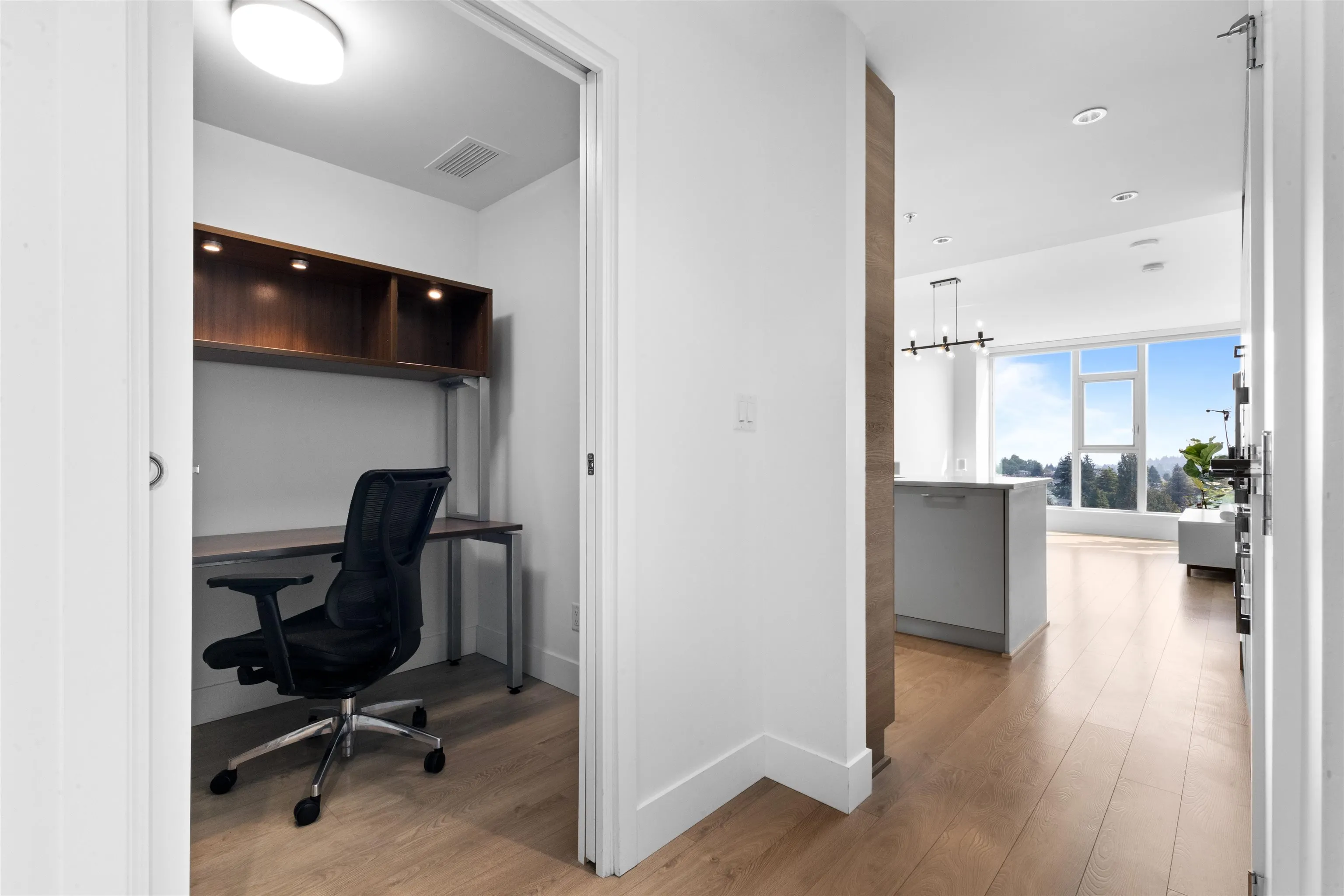 1007 7388 Kingsway