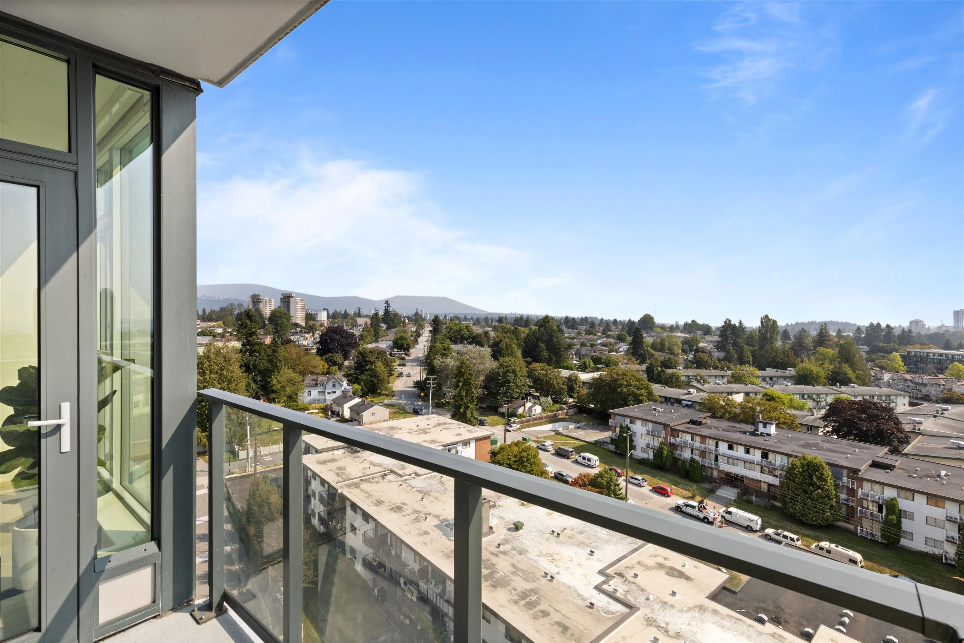 1007 7388 Kingsway