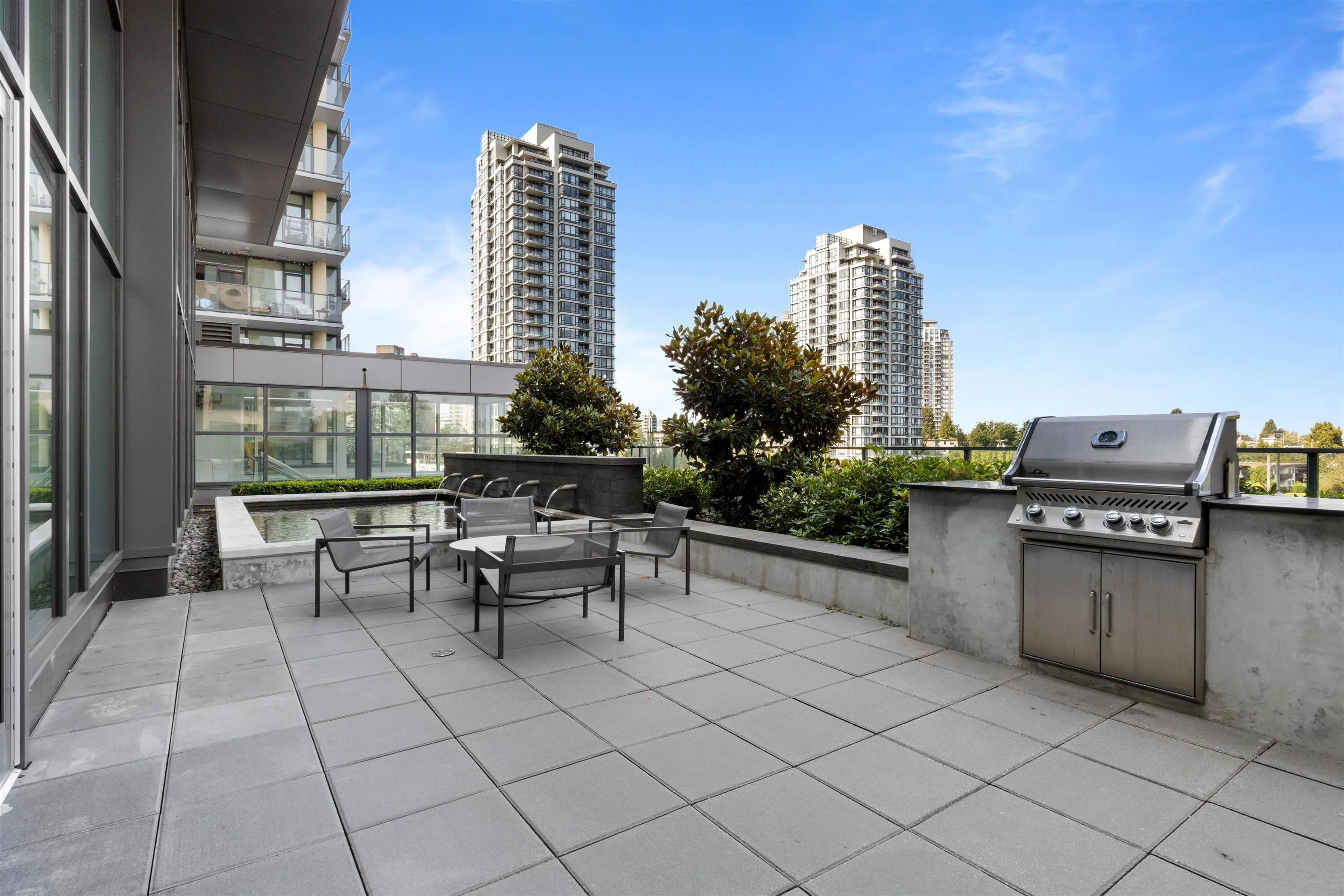 1007 7388 Kingsway