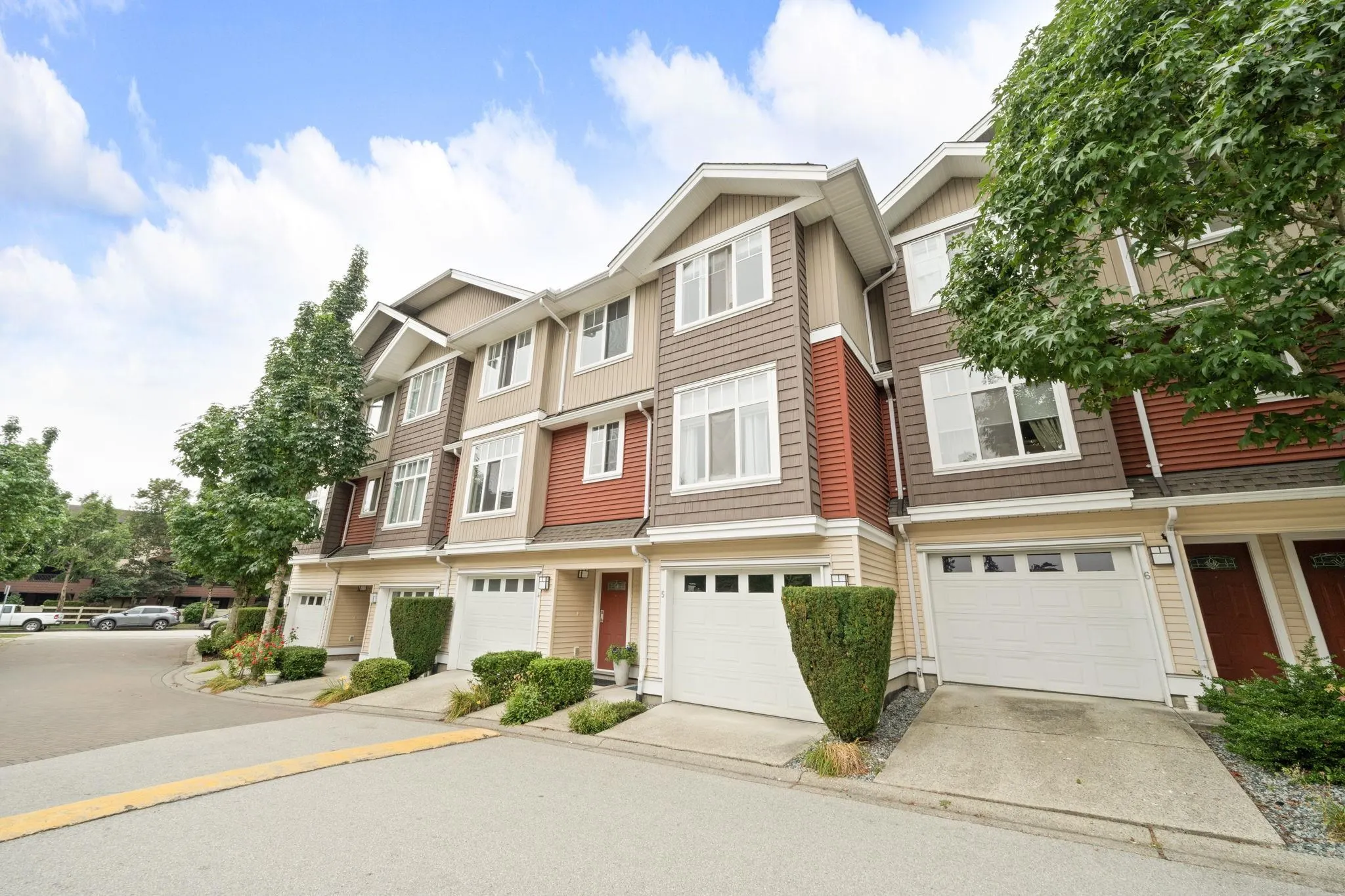 5 19455 65 Avenue