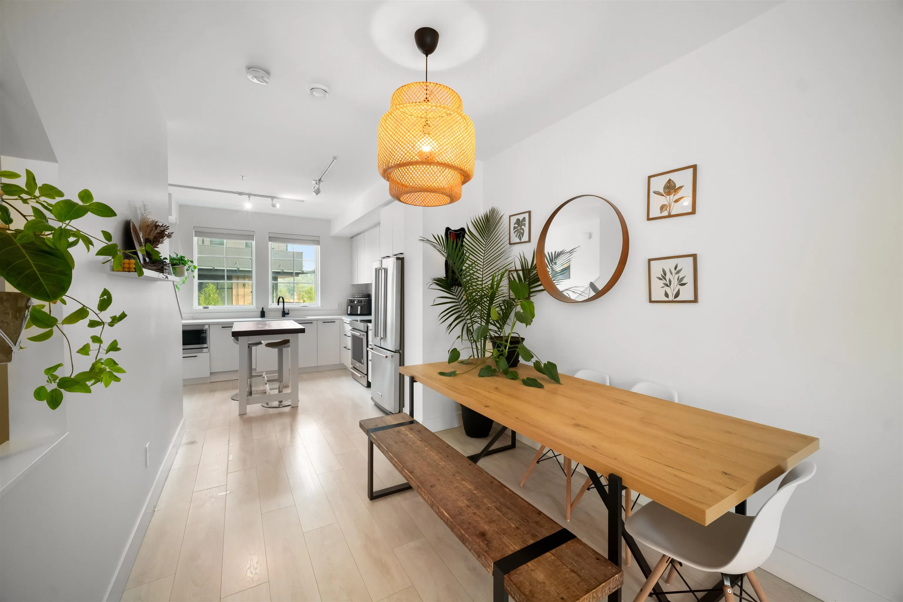 1385 Marinaside Place