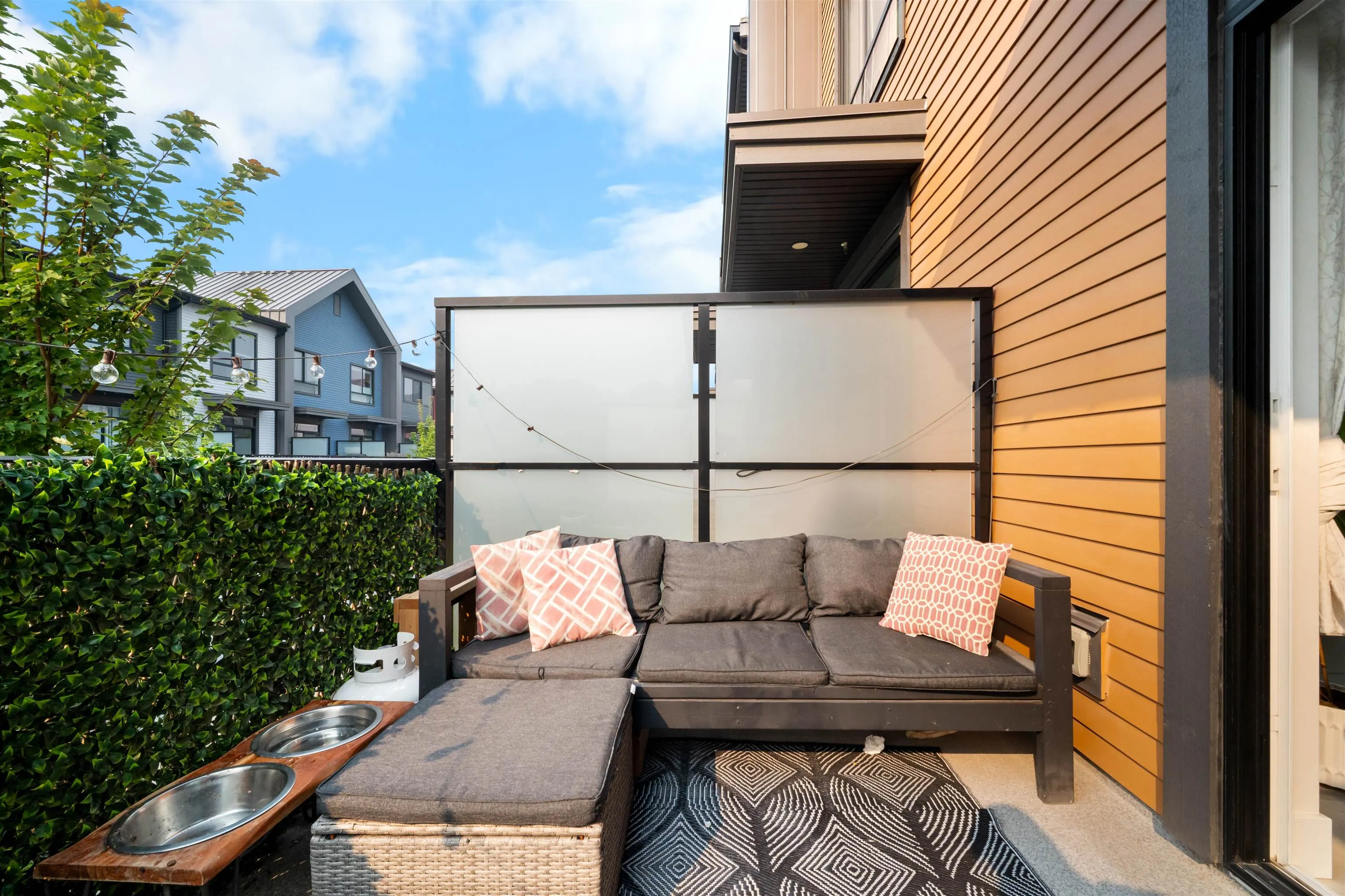 1385 Marinaside Place