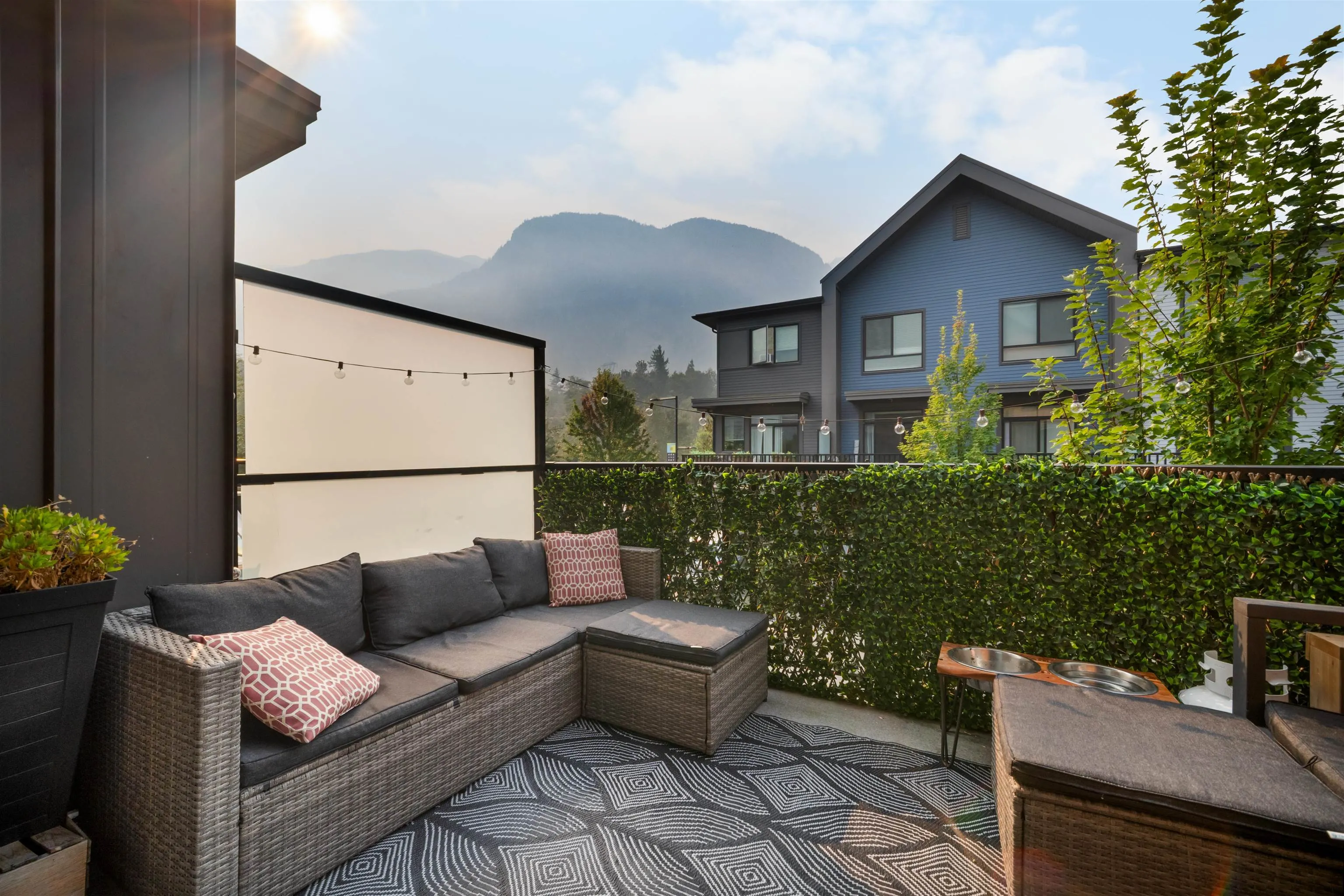 1385 Marinaside Place