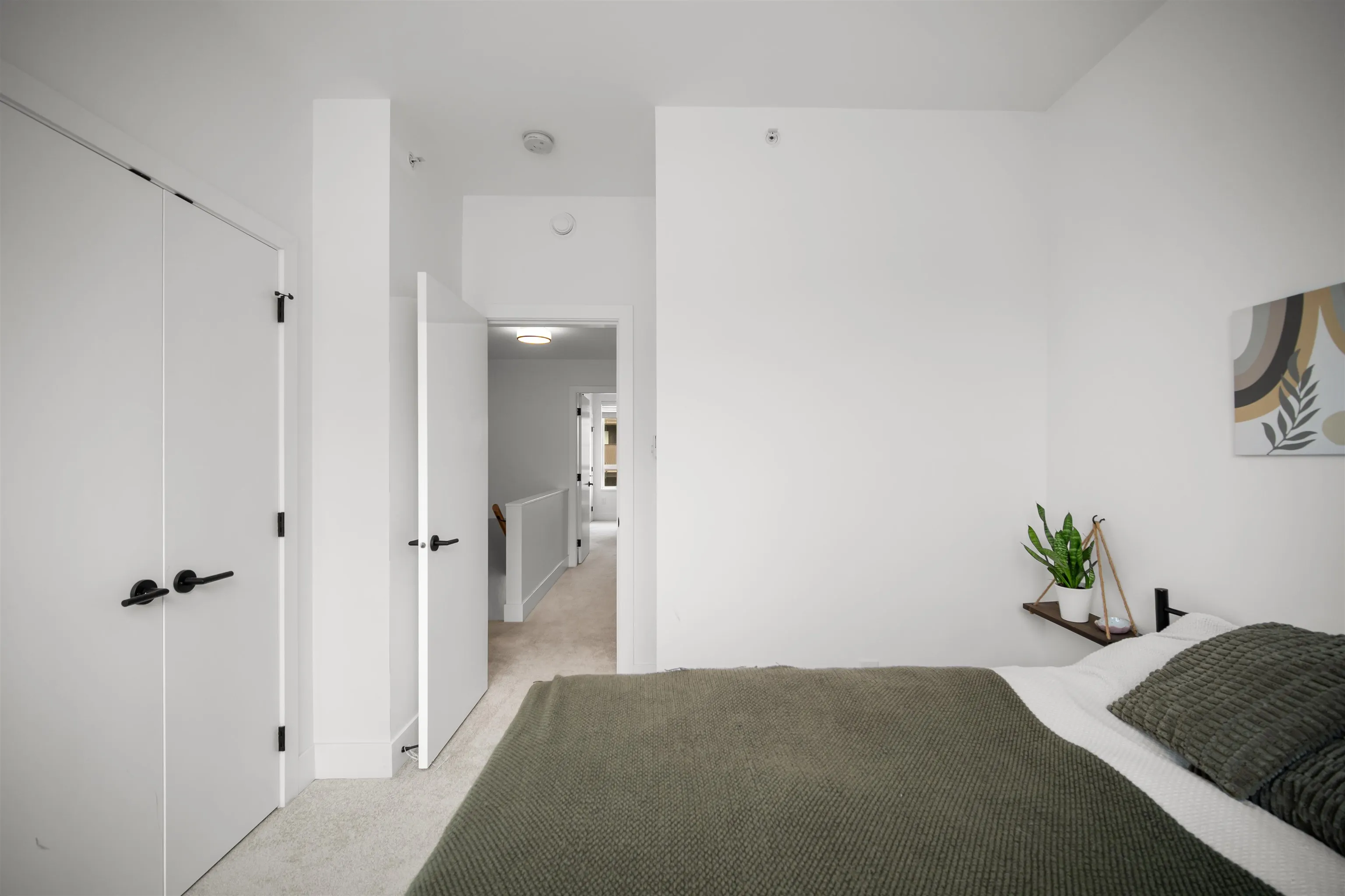 1385 Marinaside Place