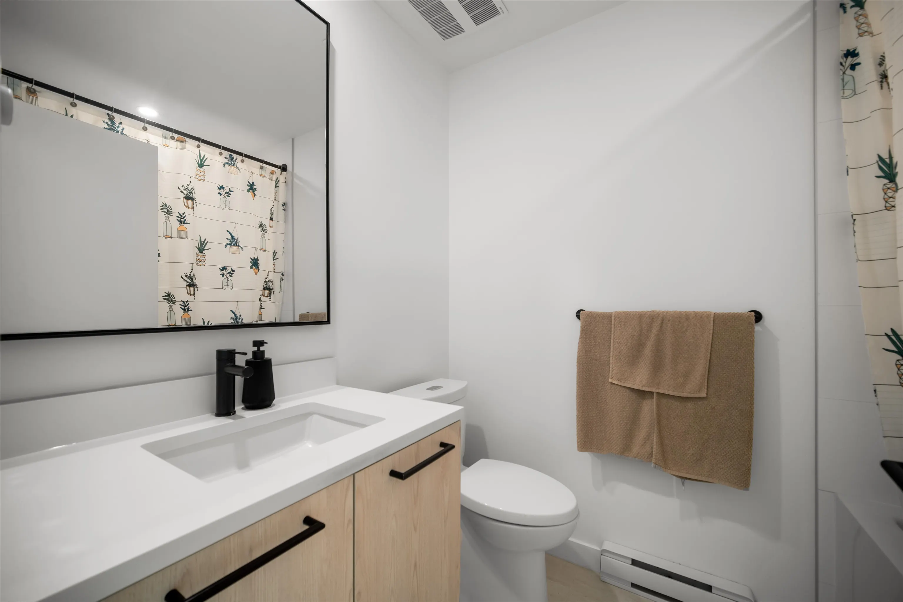 1385 Marinaside Place