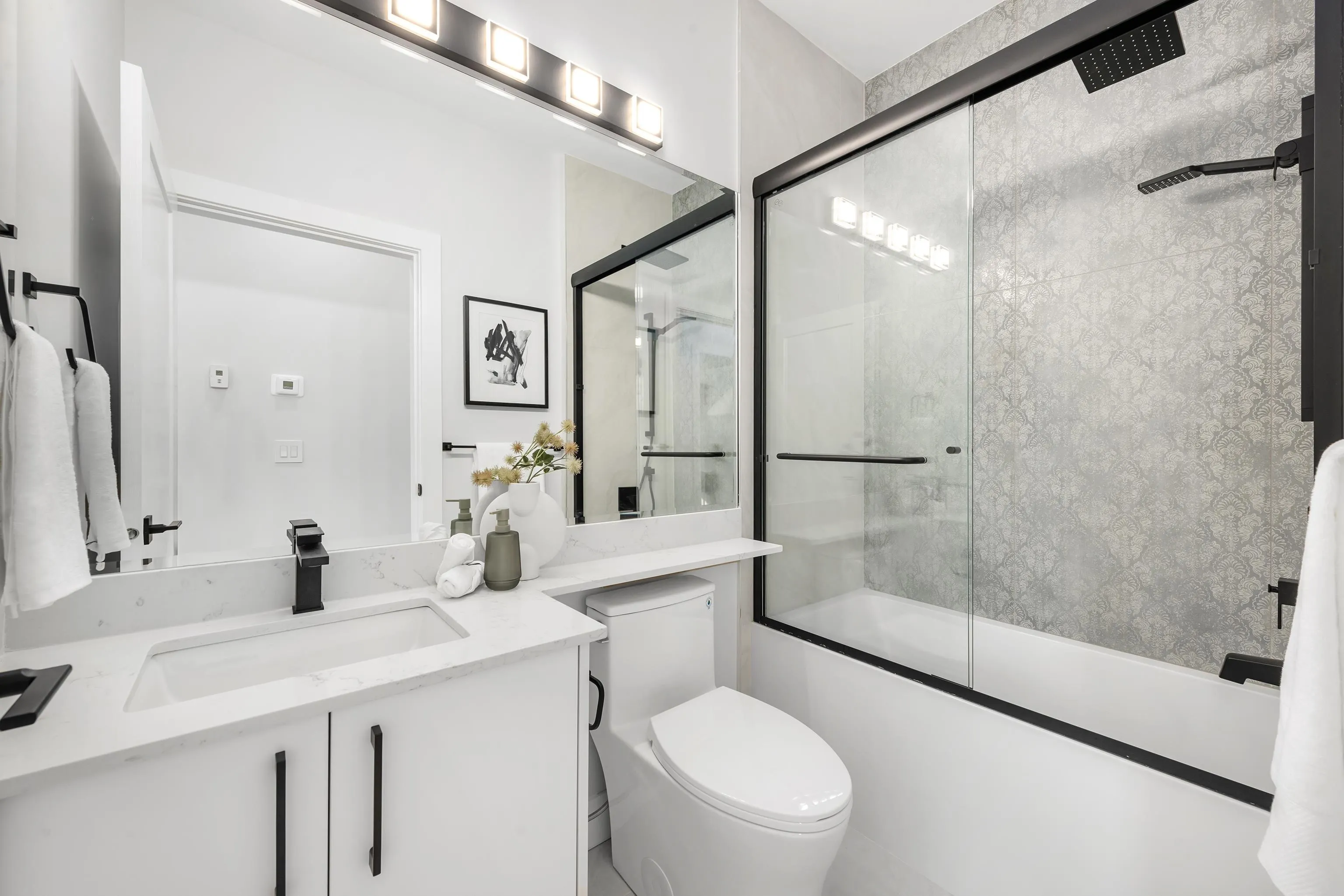 2 2741 Mcgill Street