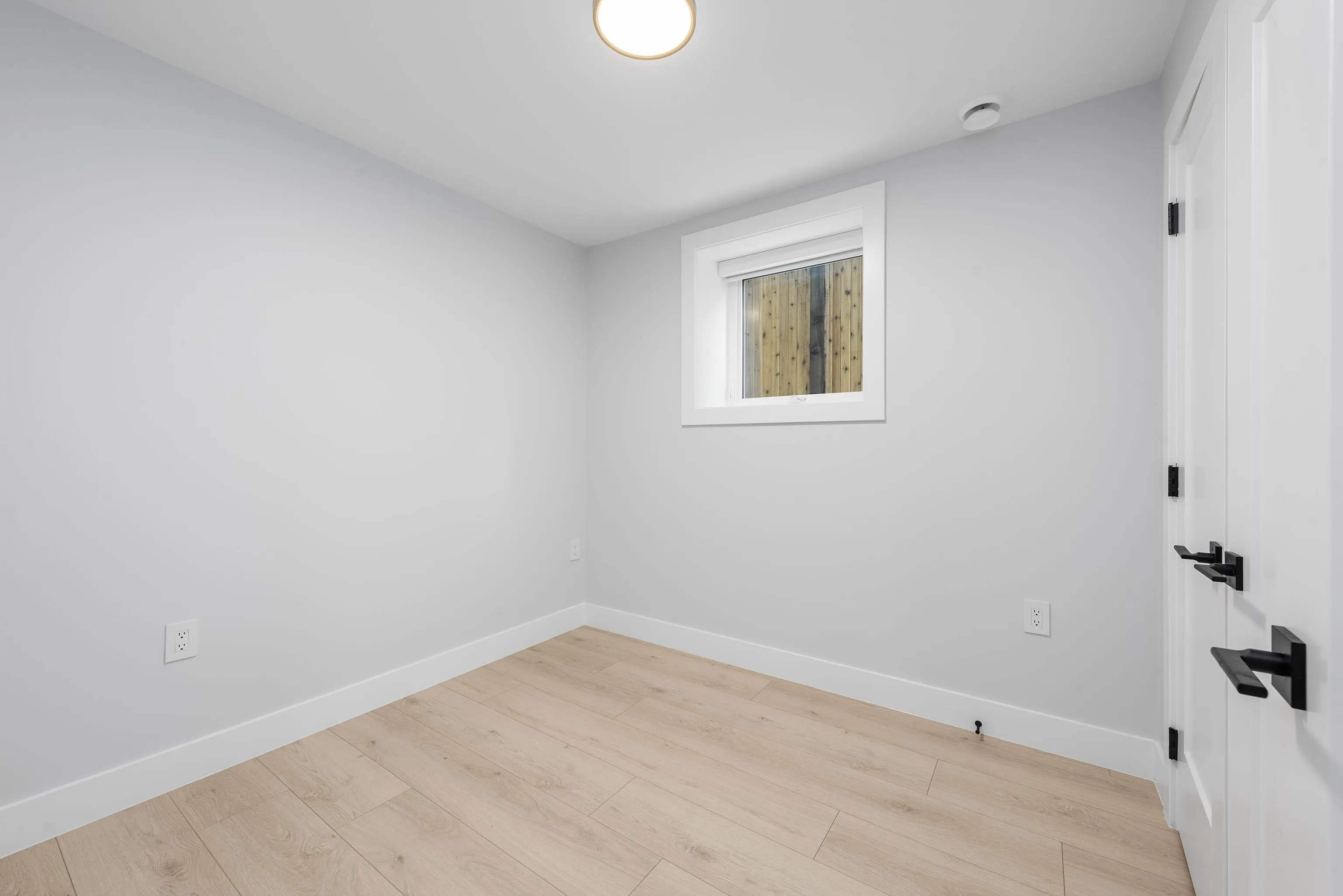 2 2741 Mcgill Street