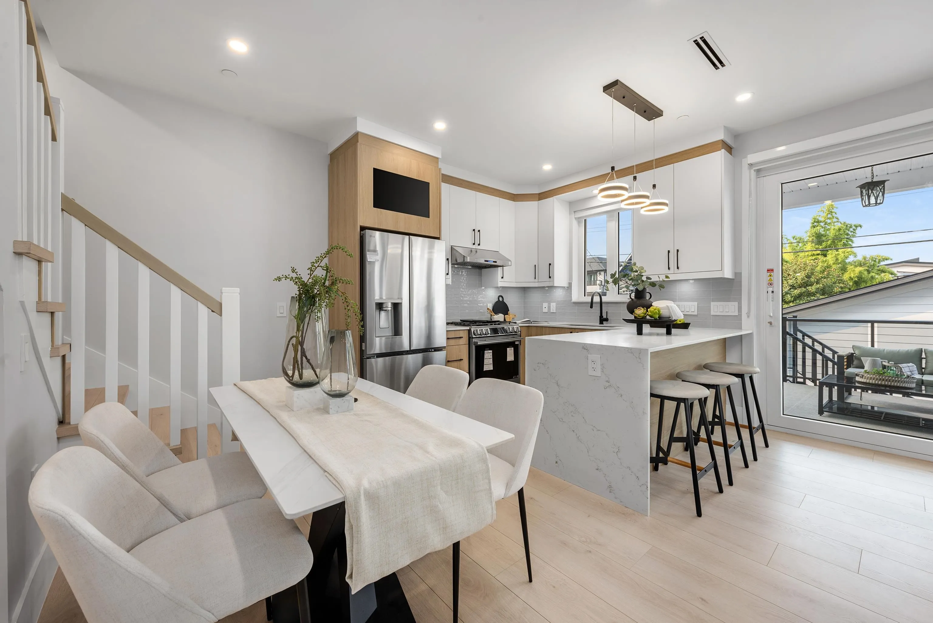 2 2741 Mcgill Street