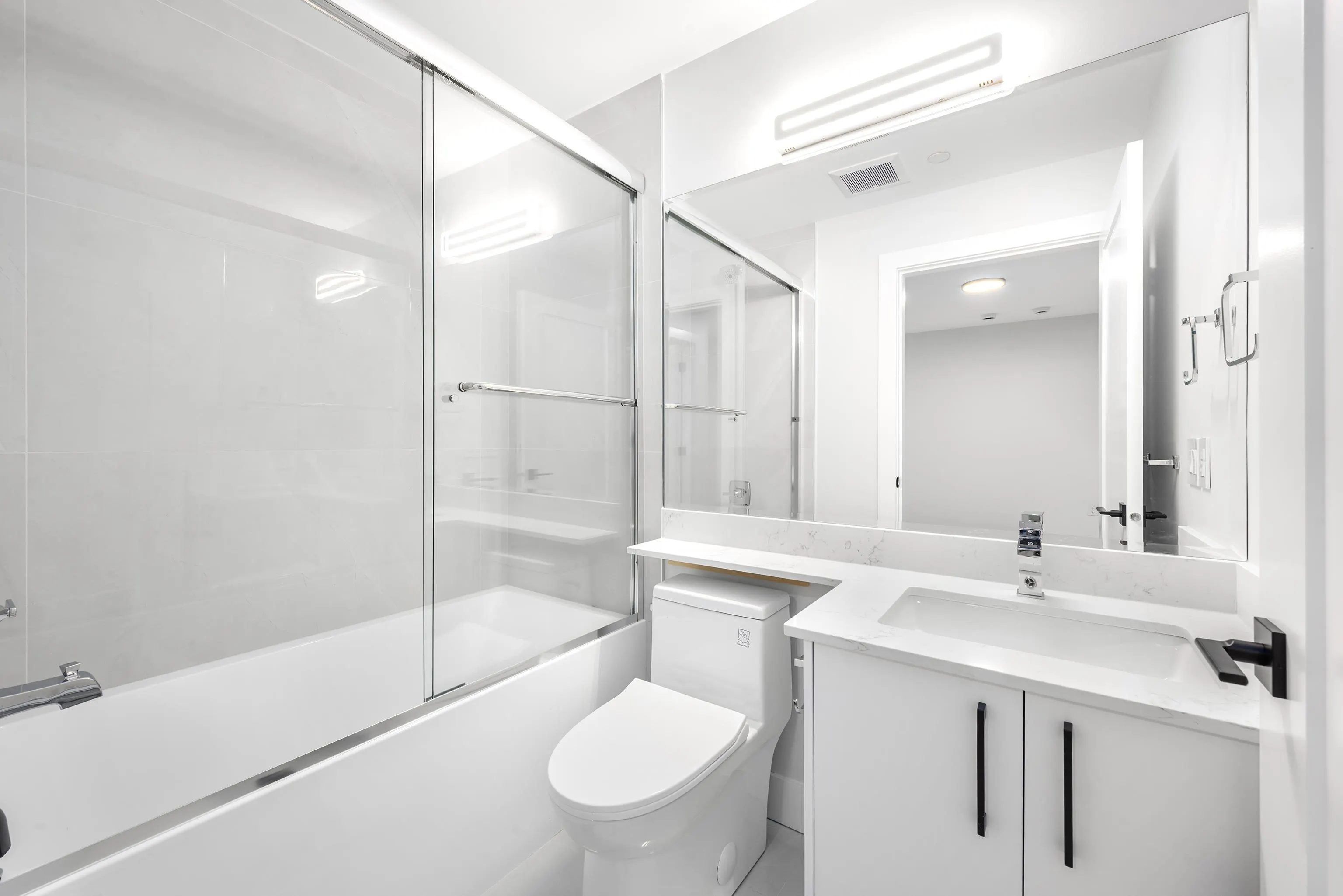 2 2741 Mcgill Street