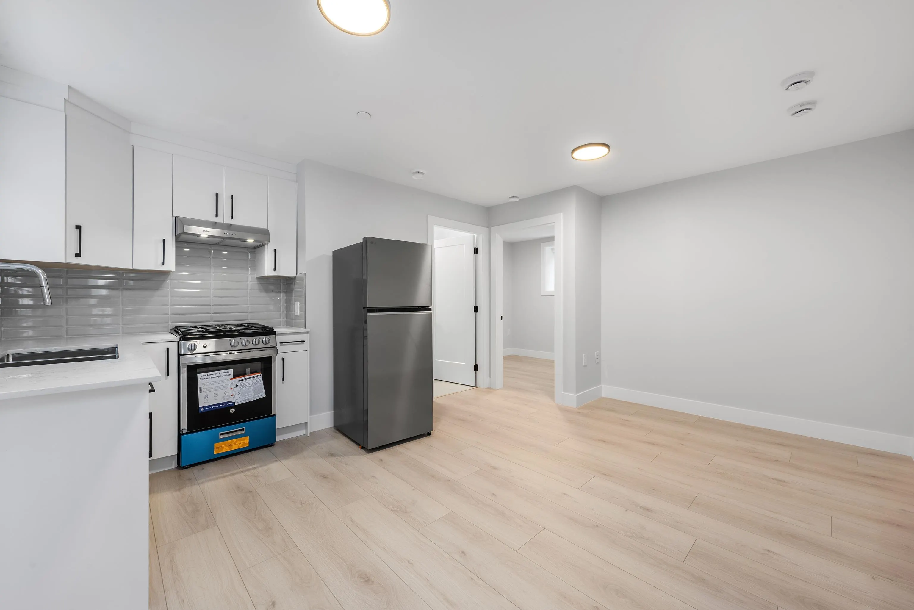 2 2741 Mcgill Street