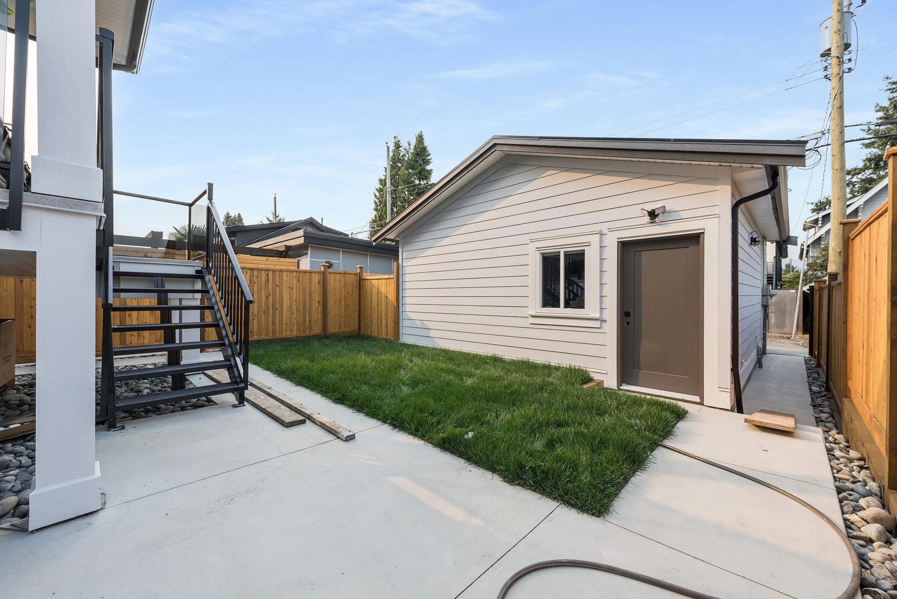 2 2741 Mcgill Street