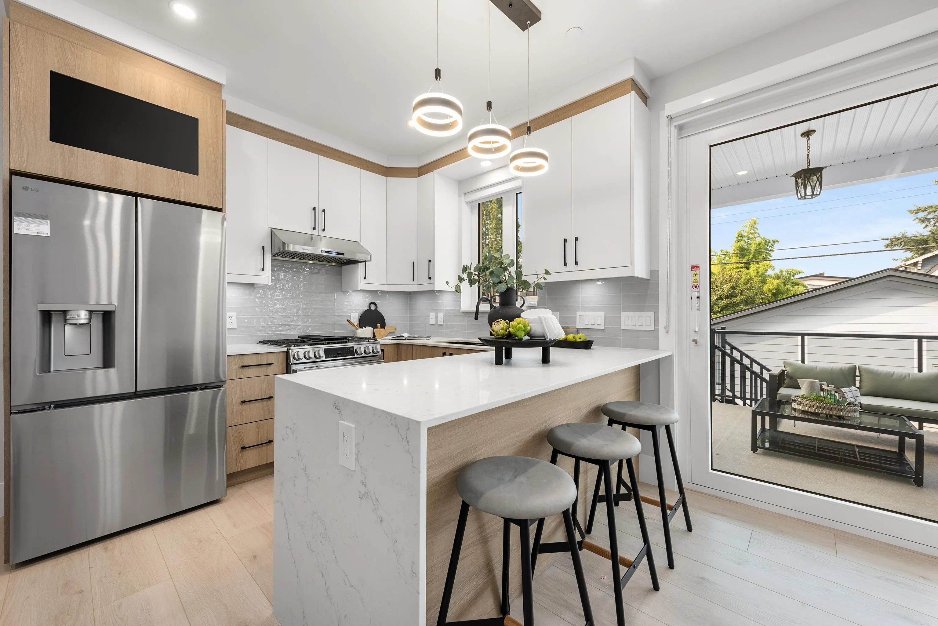 2 2741 Mcgill Street