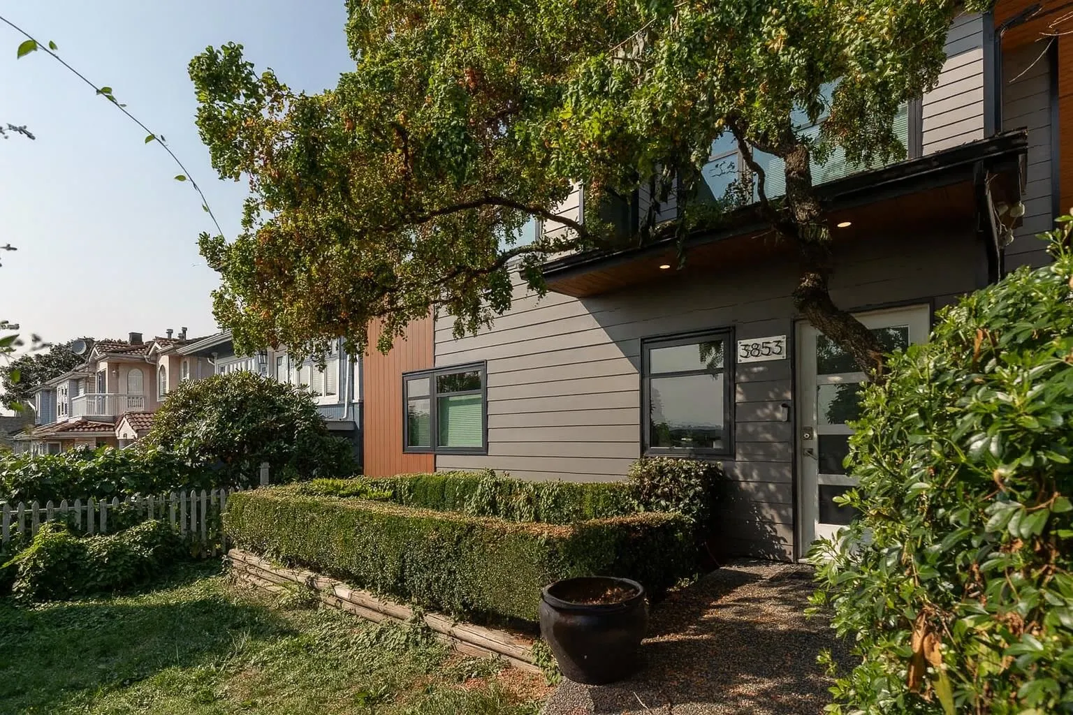 3853 Frances Street