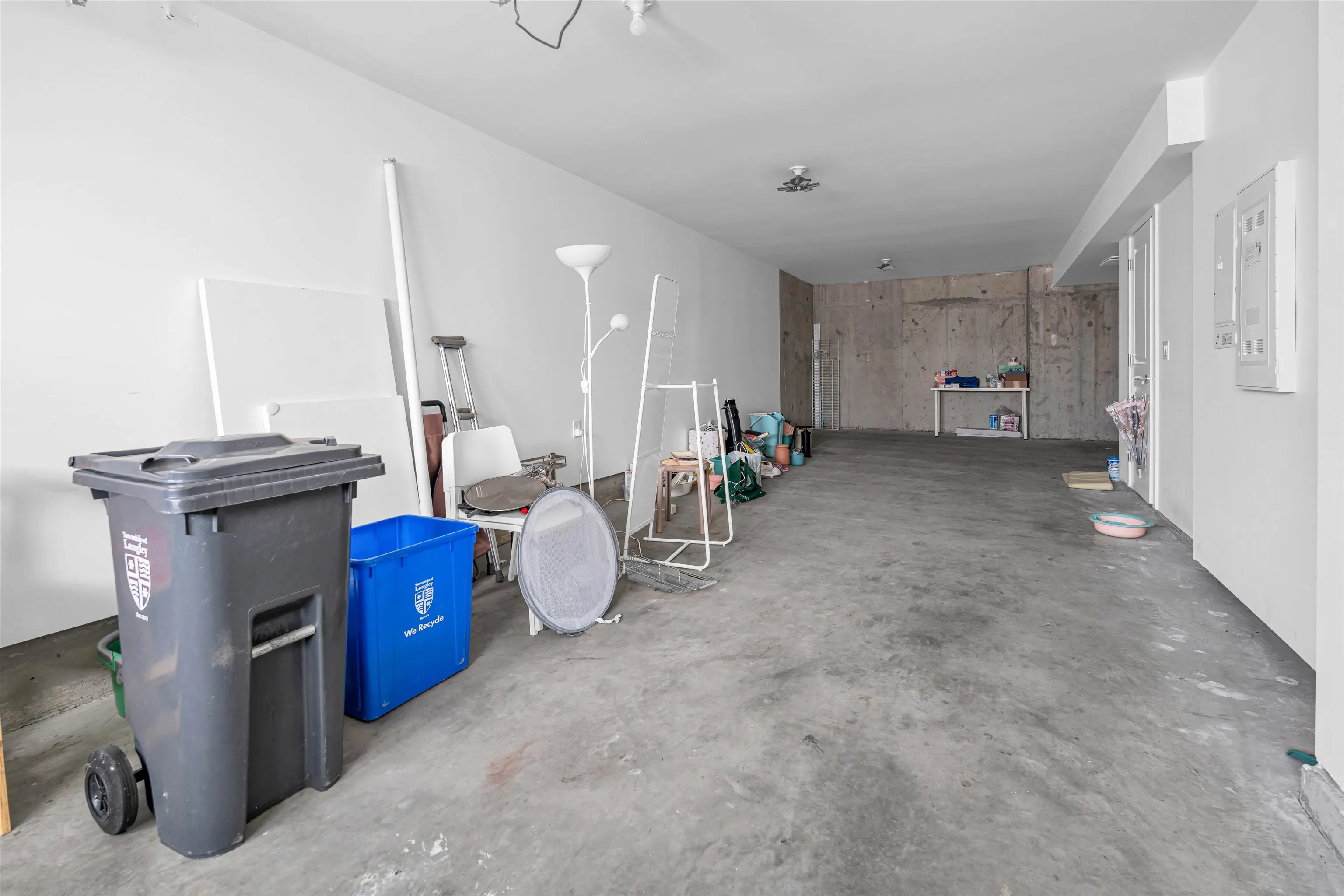 4 20487 65 Avenue