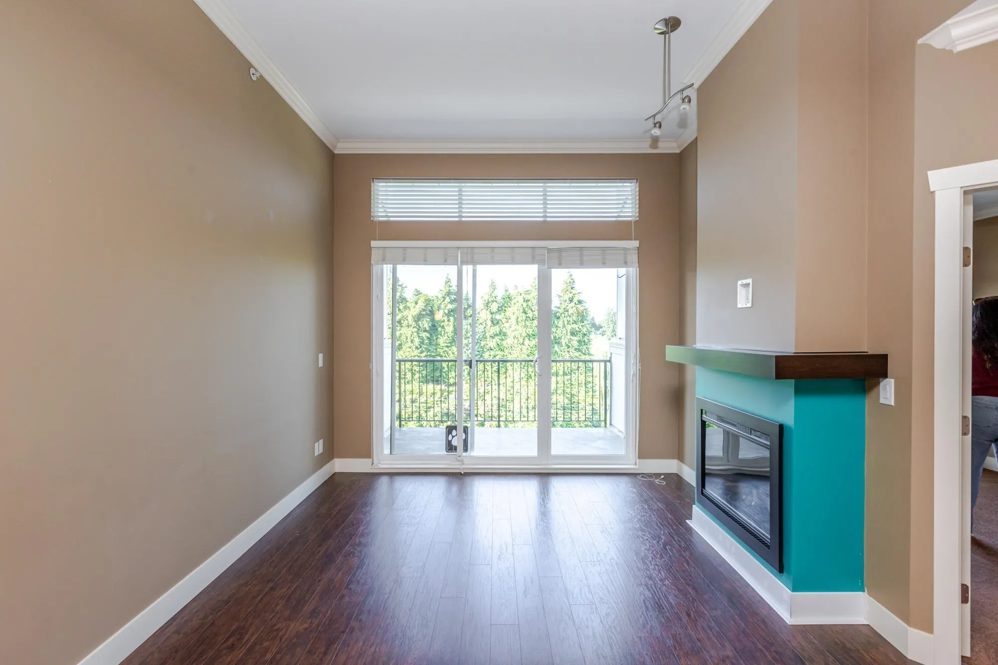 405 3192 Gladwin Road Road