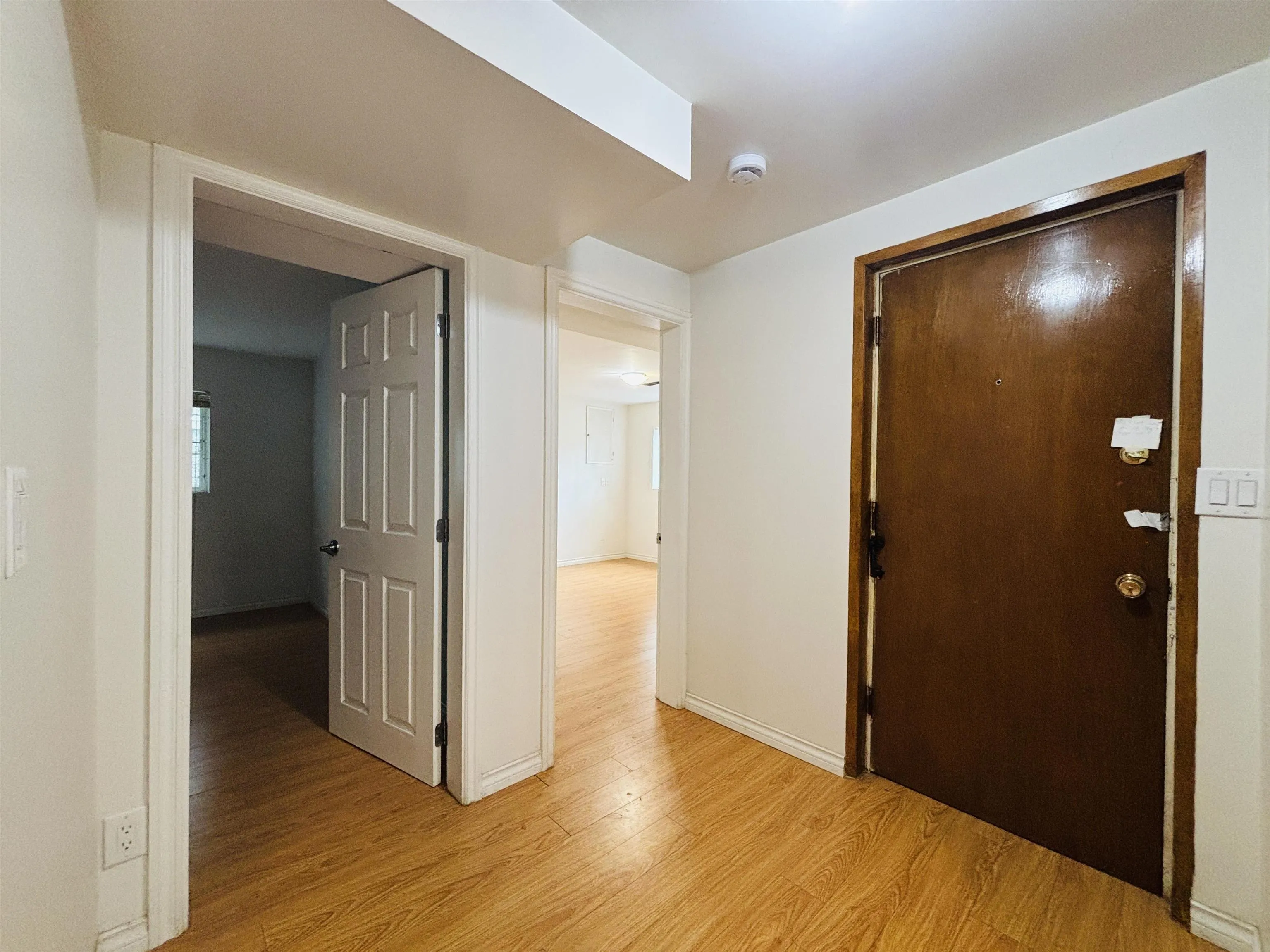 Garden-Level 3470 Dundas Street