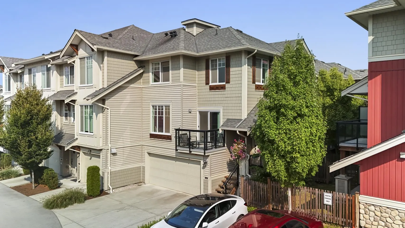 141 20498 82 Avenue