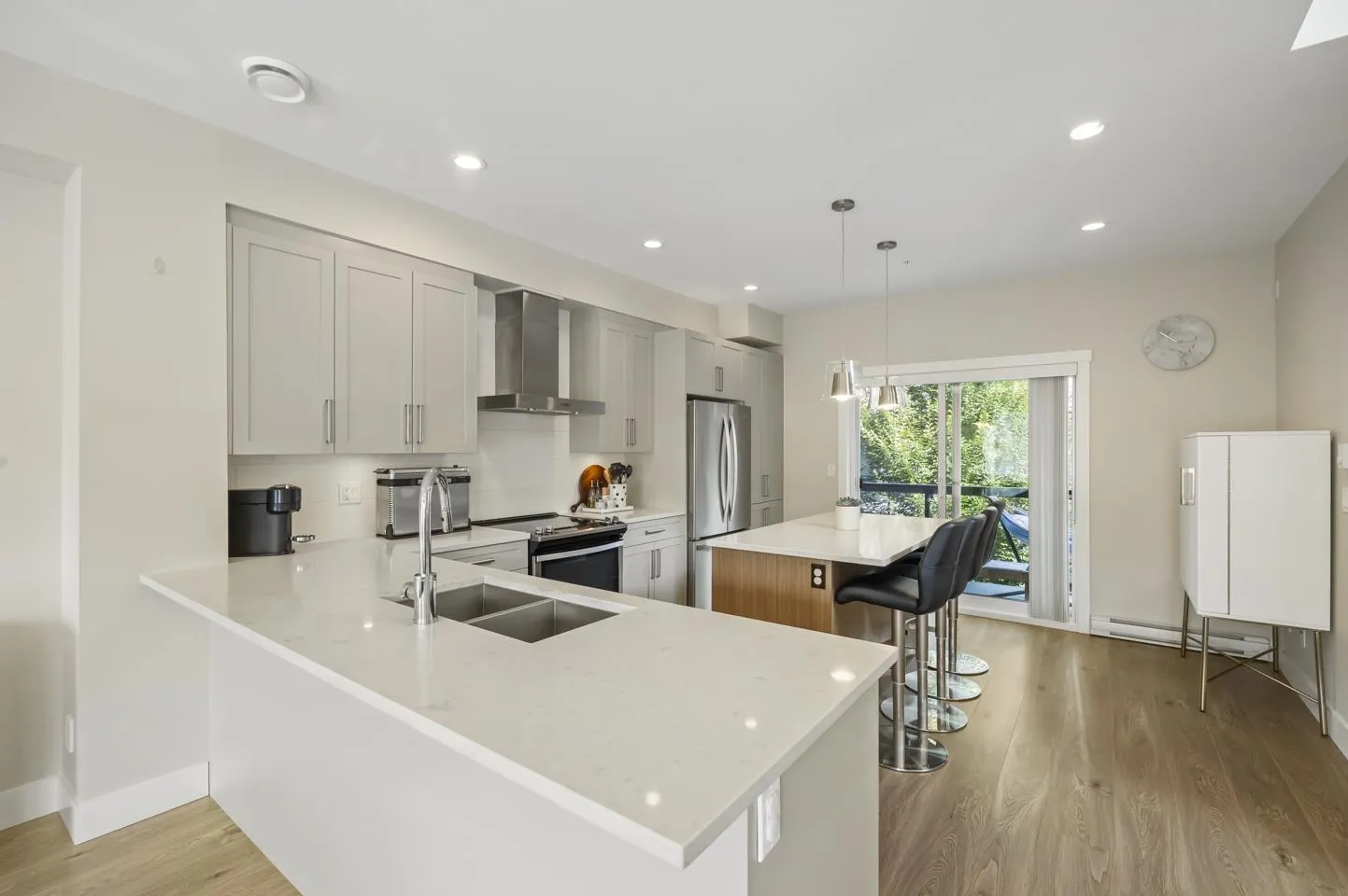141 20498 82 Avenue