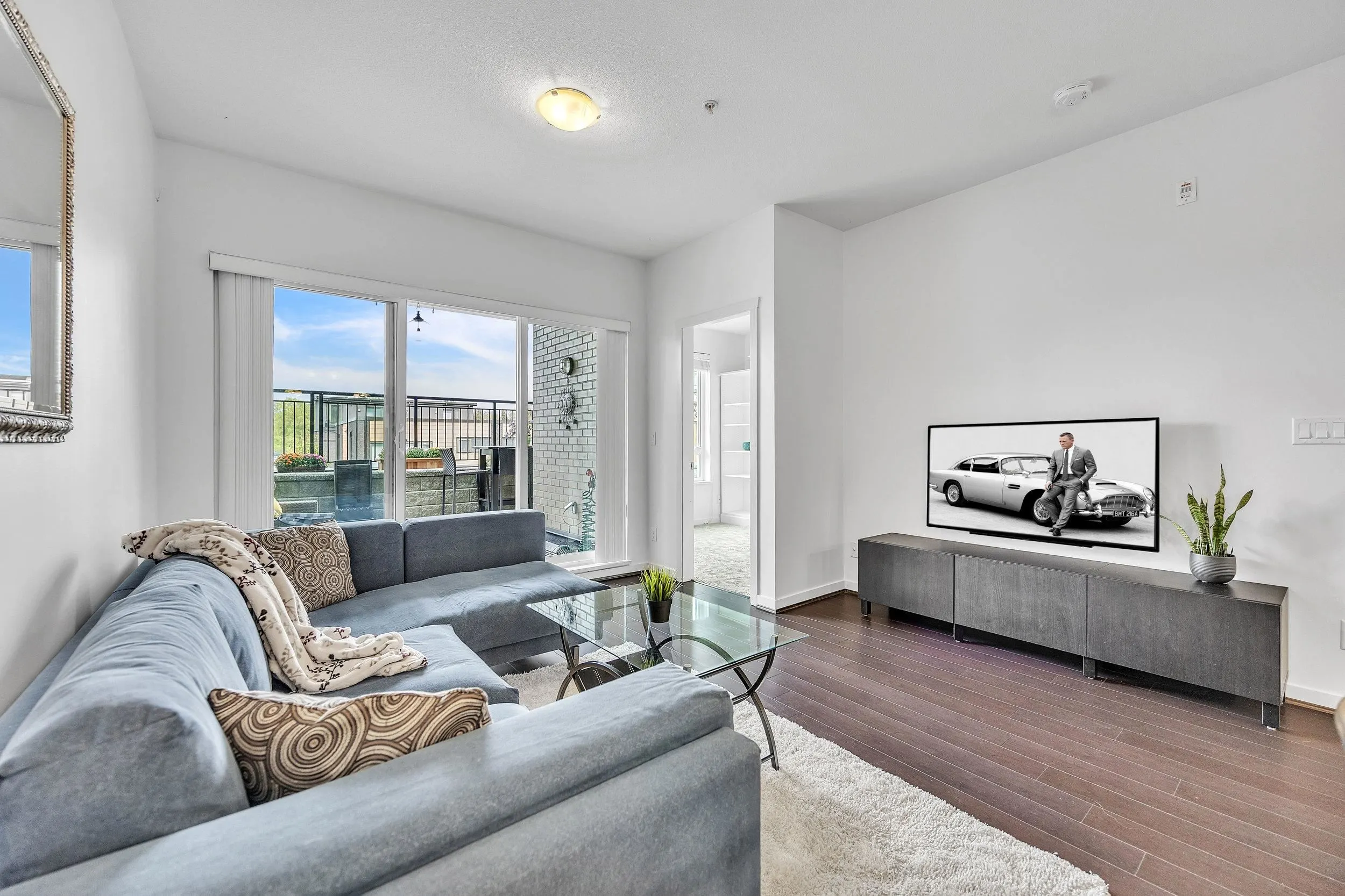 205 2239 Kingsway