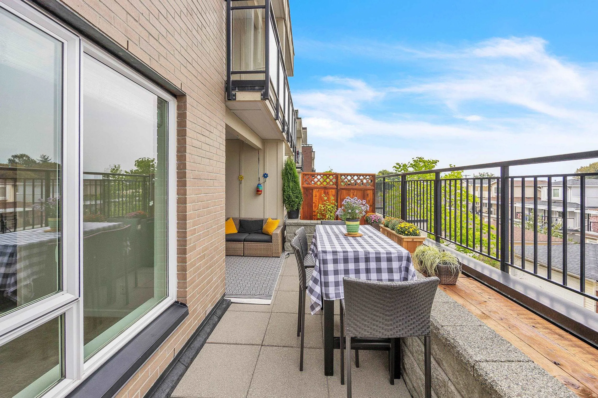 205 2239 Kingsway