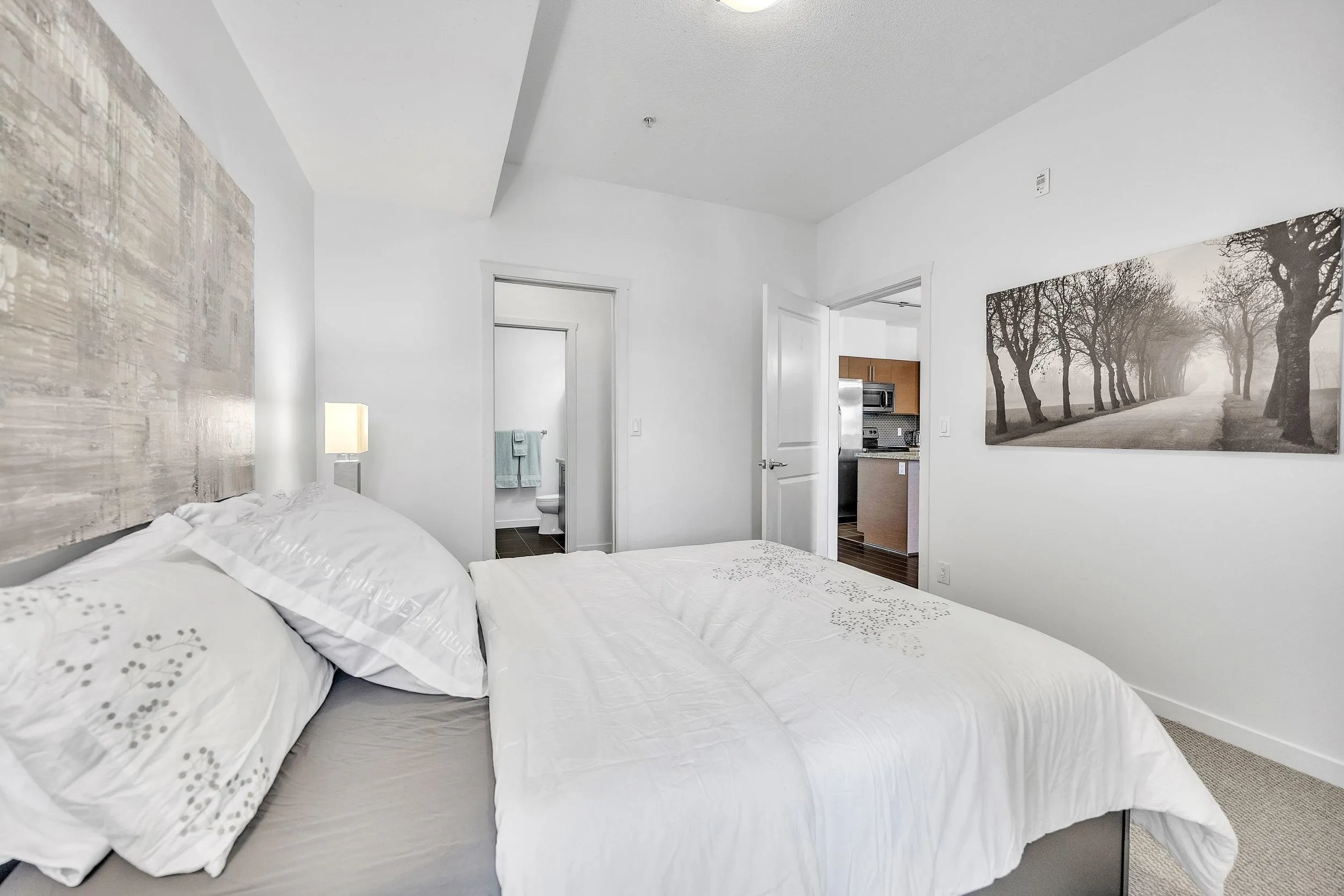 205 2239 Kingsway