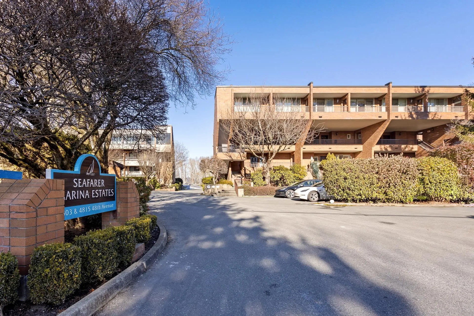 204 4815 48 Avenue