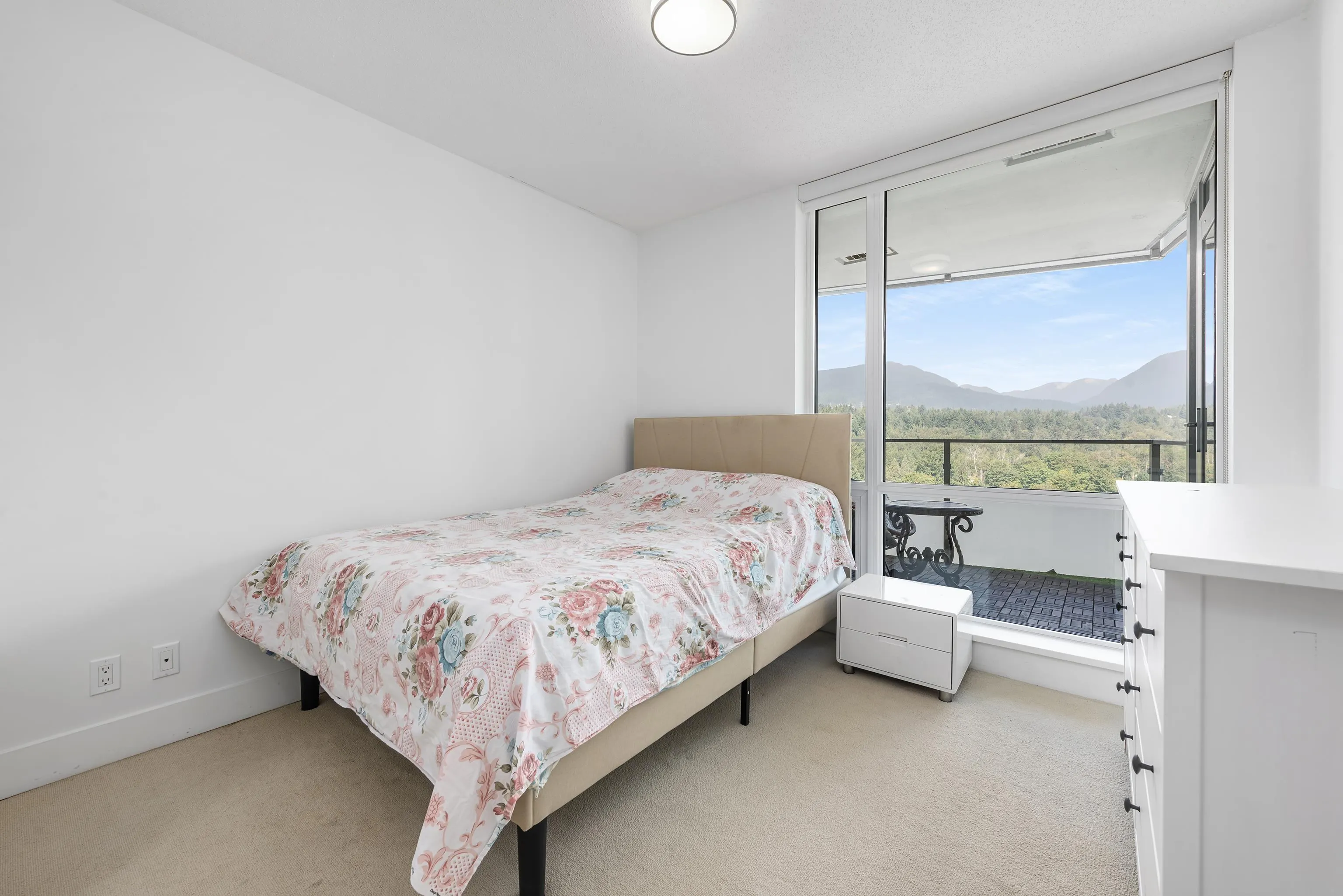 1909 1550 Fern Street